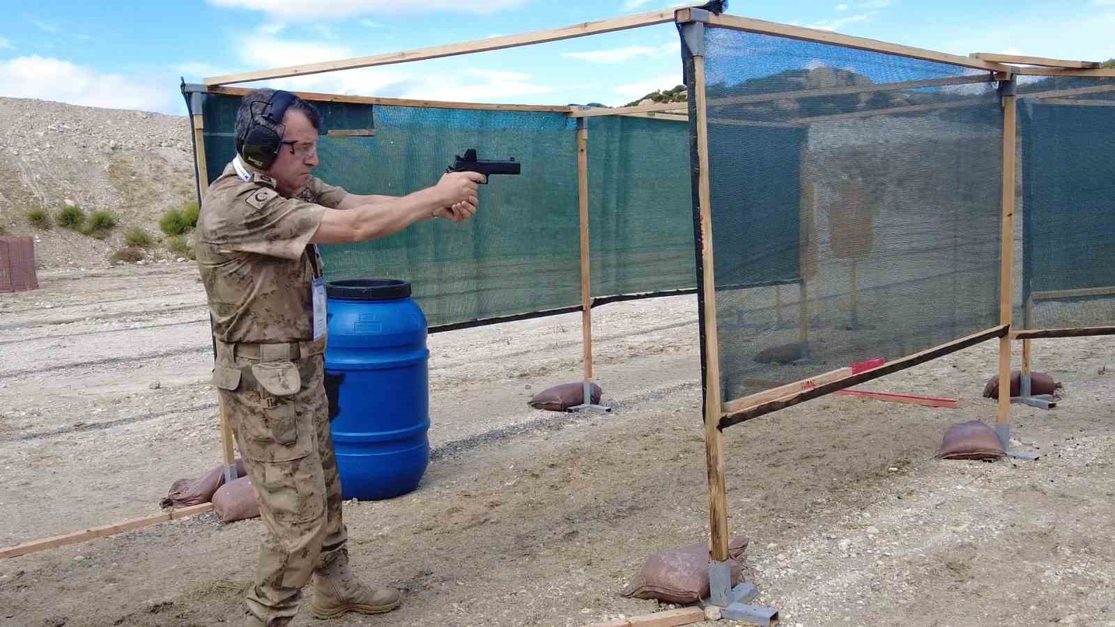 BORAN VII’de Türk jandarmasına Endonezyalı yarışmacılardan övgü
