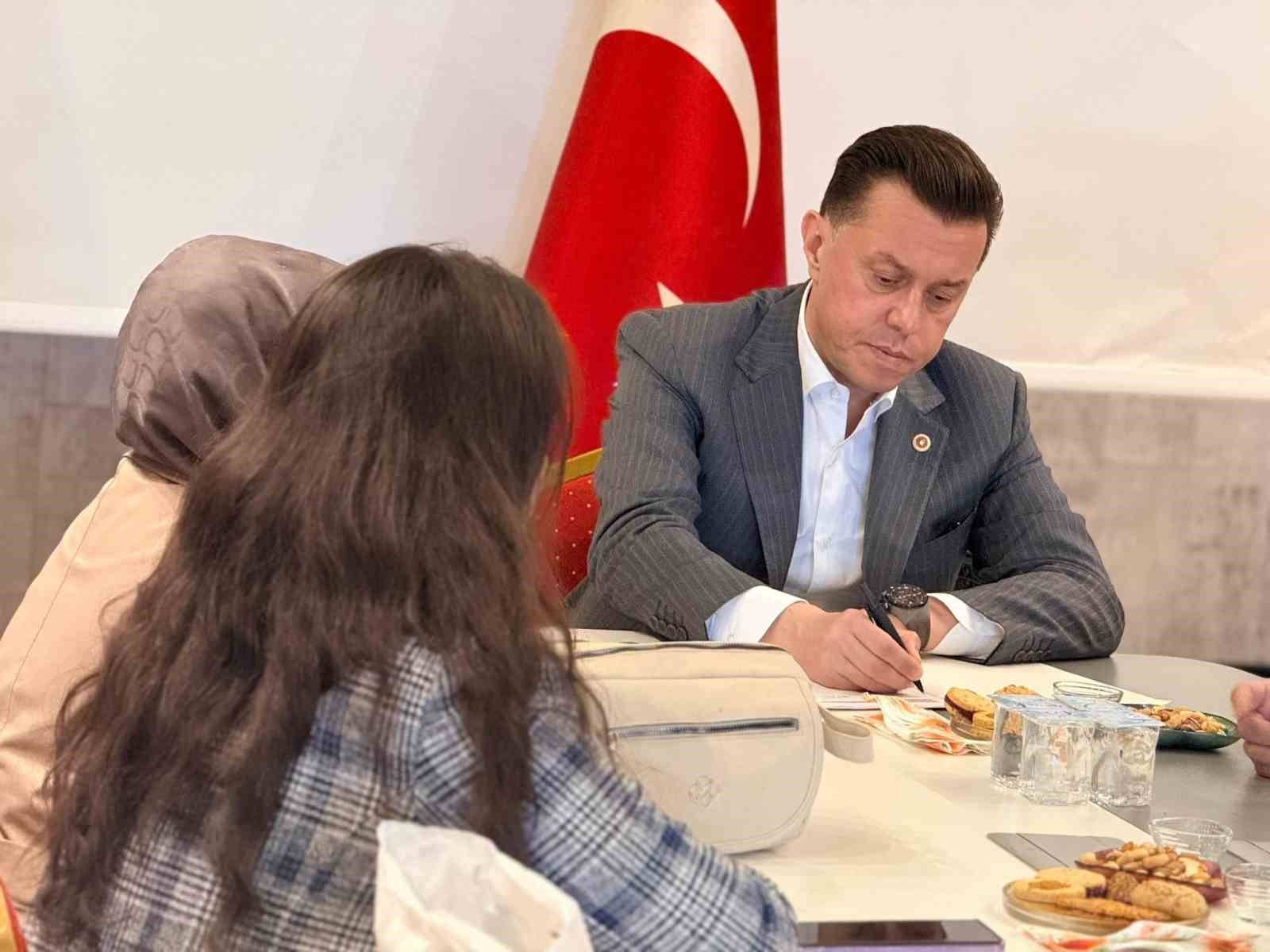 Milletvekili Hatipoğlu, vatandaşlarla bir araya geldi
