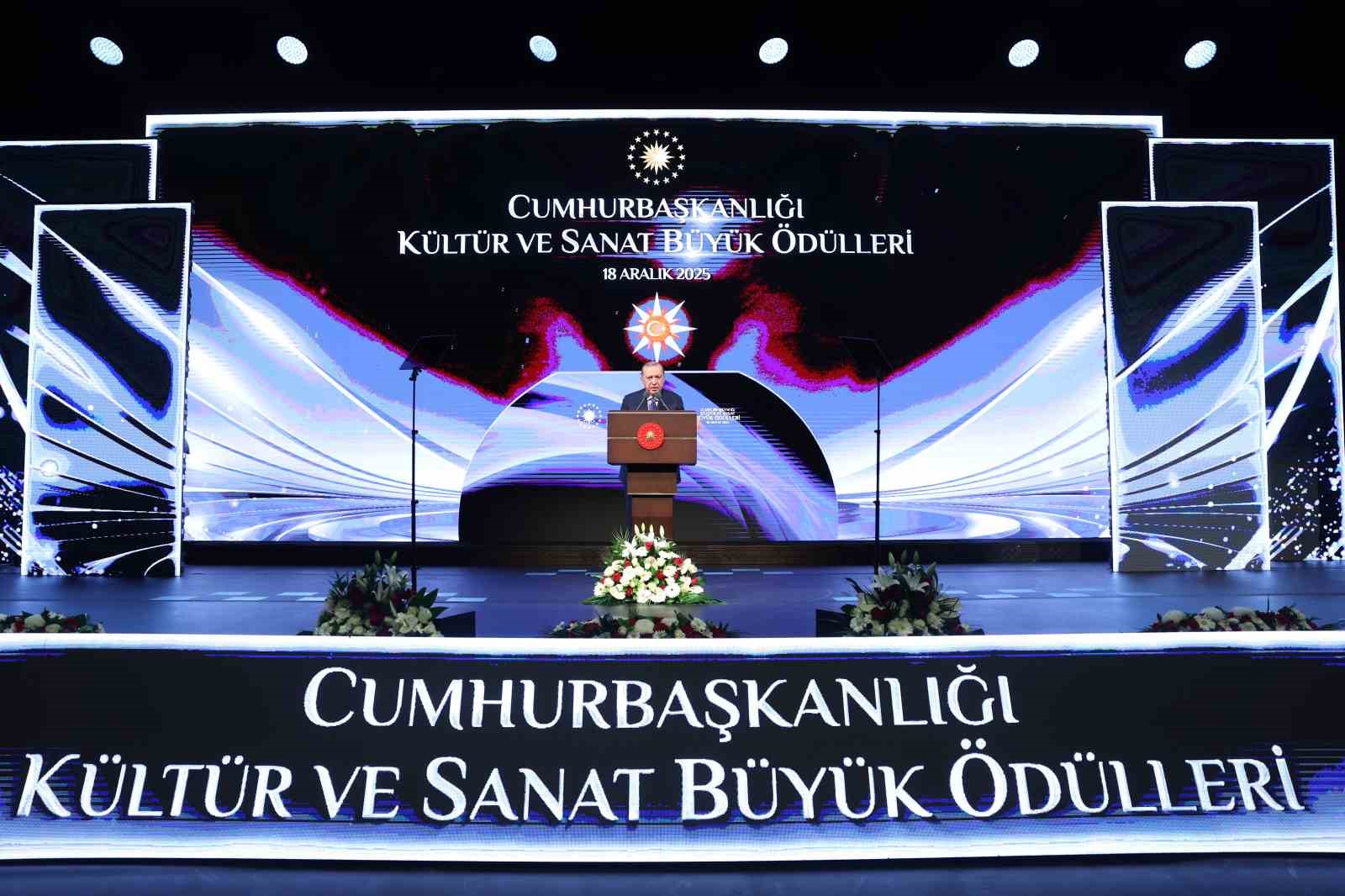Cumhurbaşkanı Erdoğan: "Filistin halkının yanında eğilmeden, bükülmeden dimdik duruyoruz"
