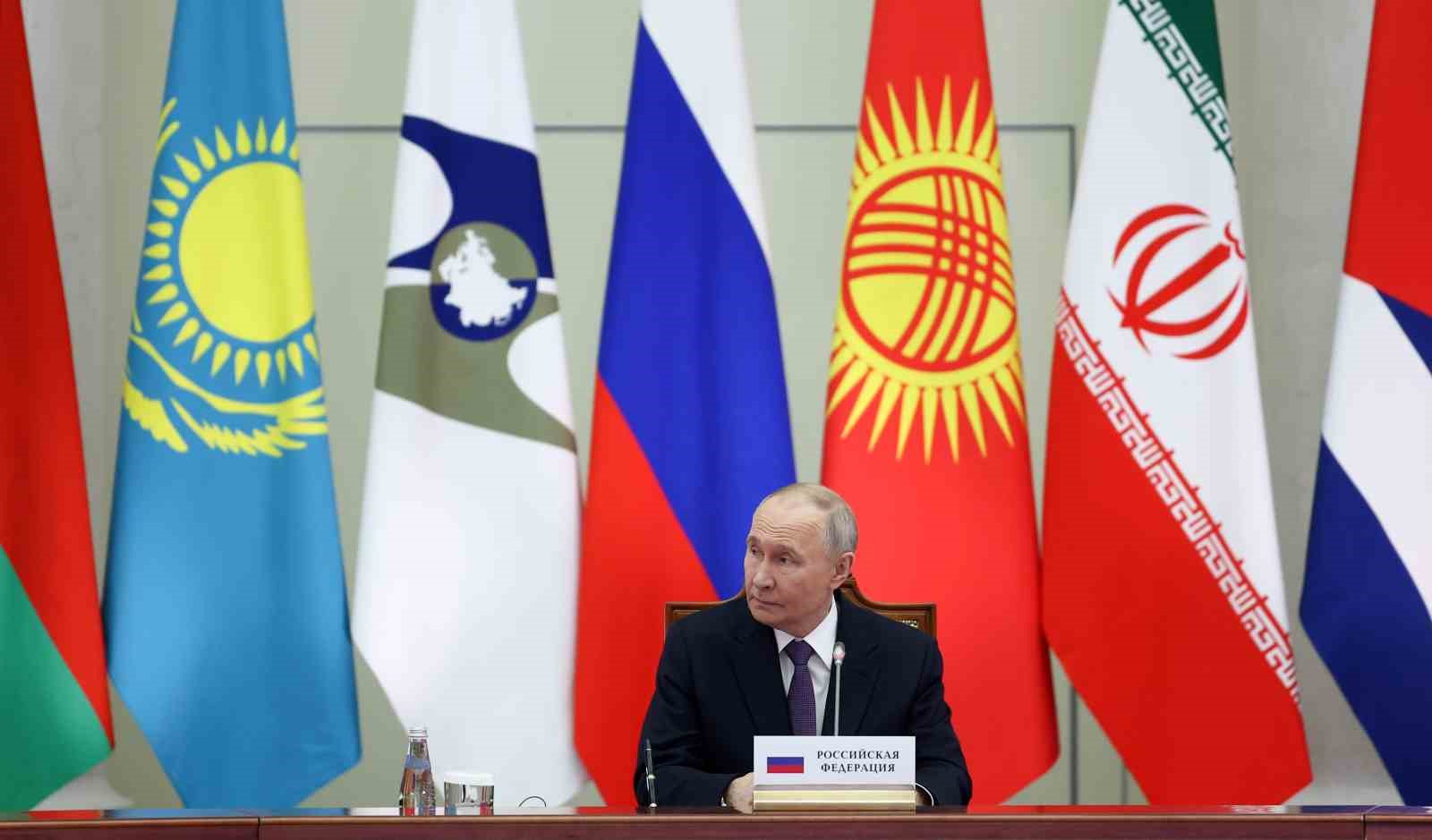 Putin: "Avrasya Ekonomik Birliği, çok kutuplu dünyanın bağımsız ve kendine yeten merkezlerinden biri olarak konumlandı"
