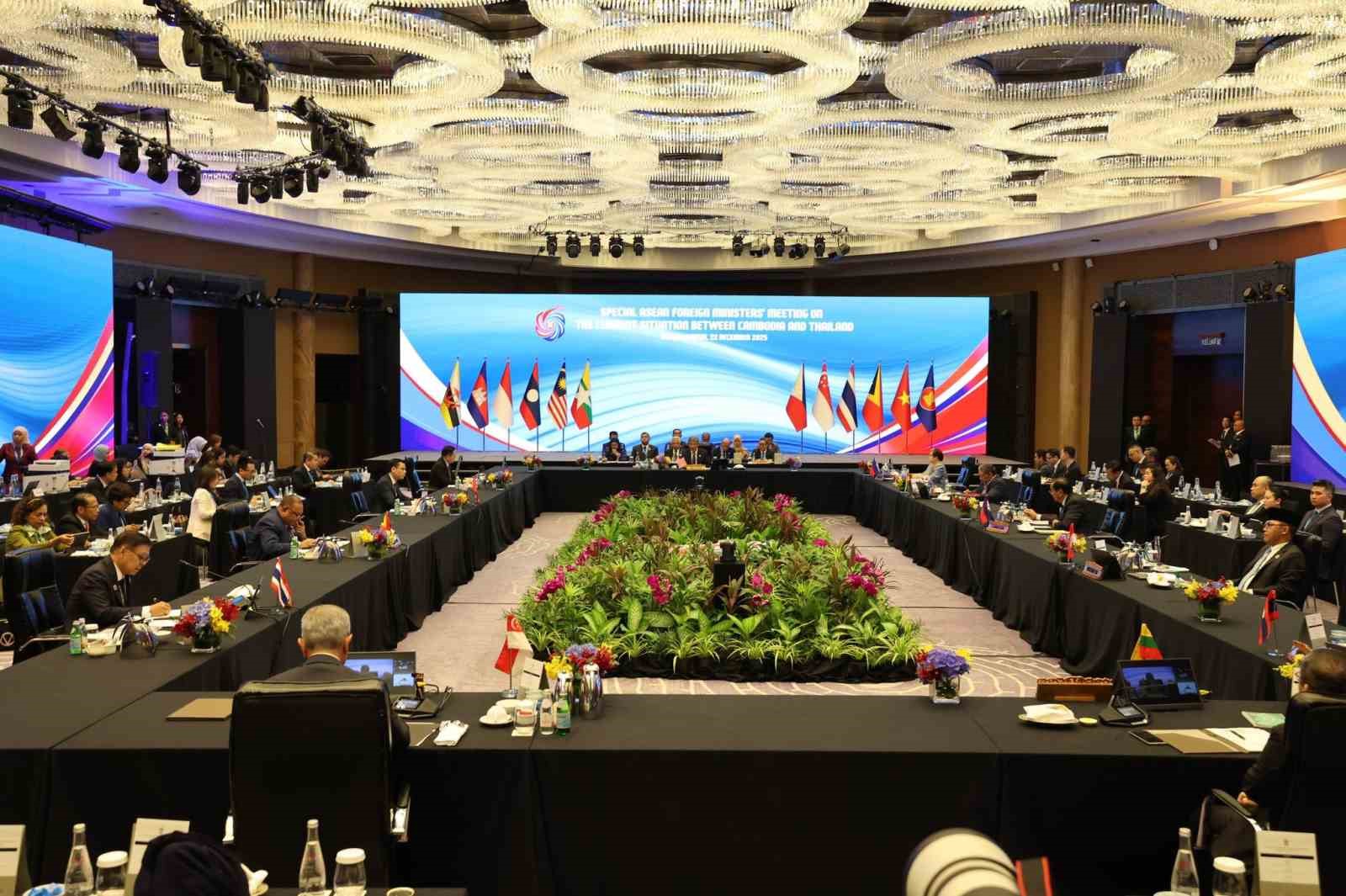 Tayland’dan Kamboçya’ya ateşkes için 3 şart
