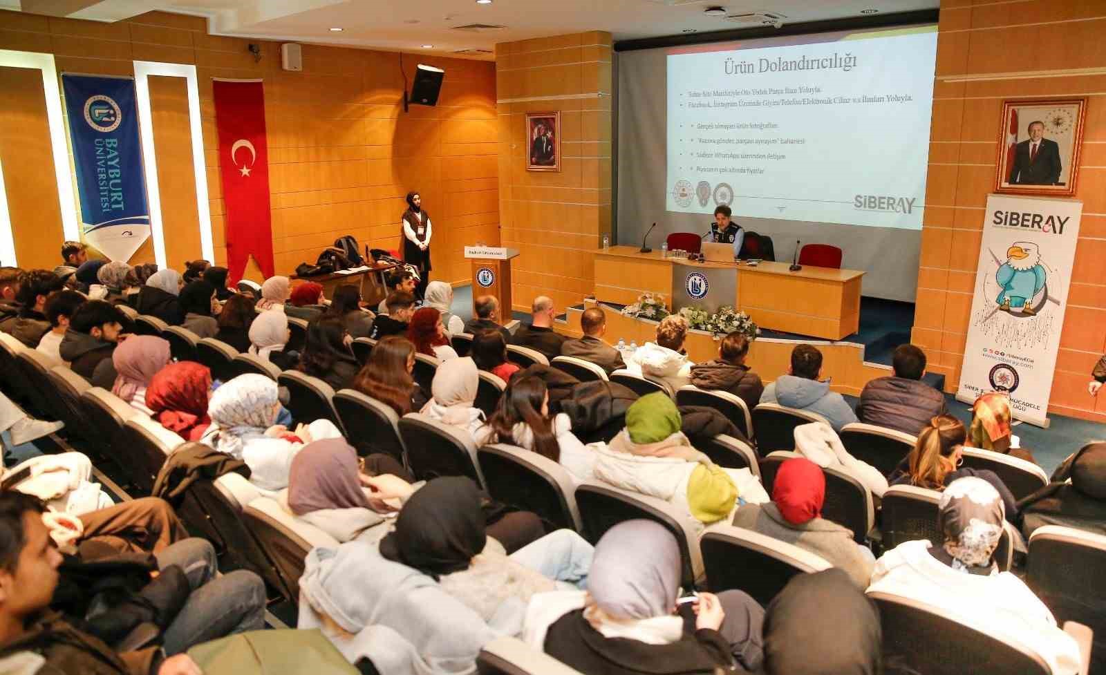 Bayburt’ta öğrenciler yapay zeka destekli dolandırıcılığa karşı bilgilendirildi
