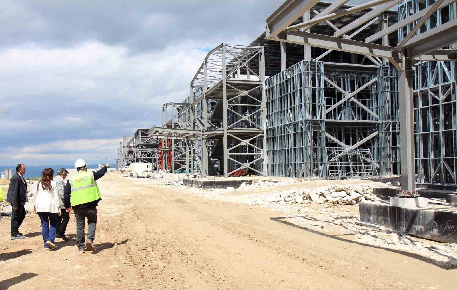 Zekbekci’den ‘Denizli Büyükşehir hastaneye su vermiyor’ çıkışı
