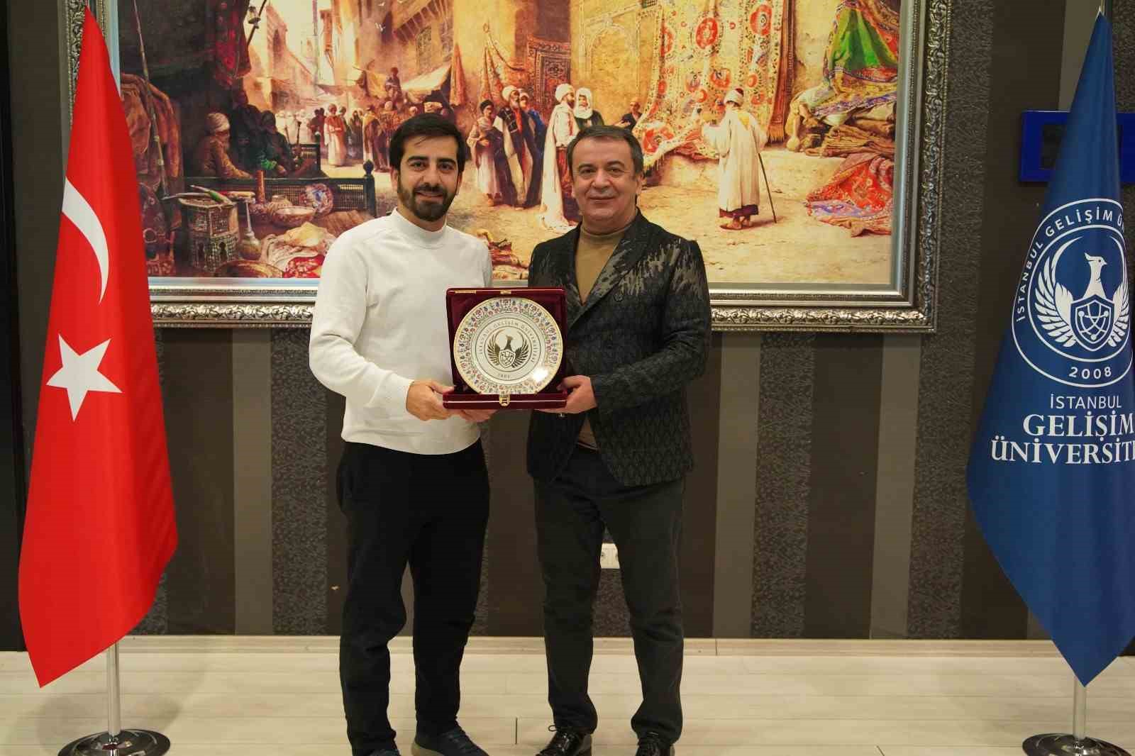 Türkiye’nin teknoloji vizyonu İGÜ’de buluştu
