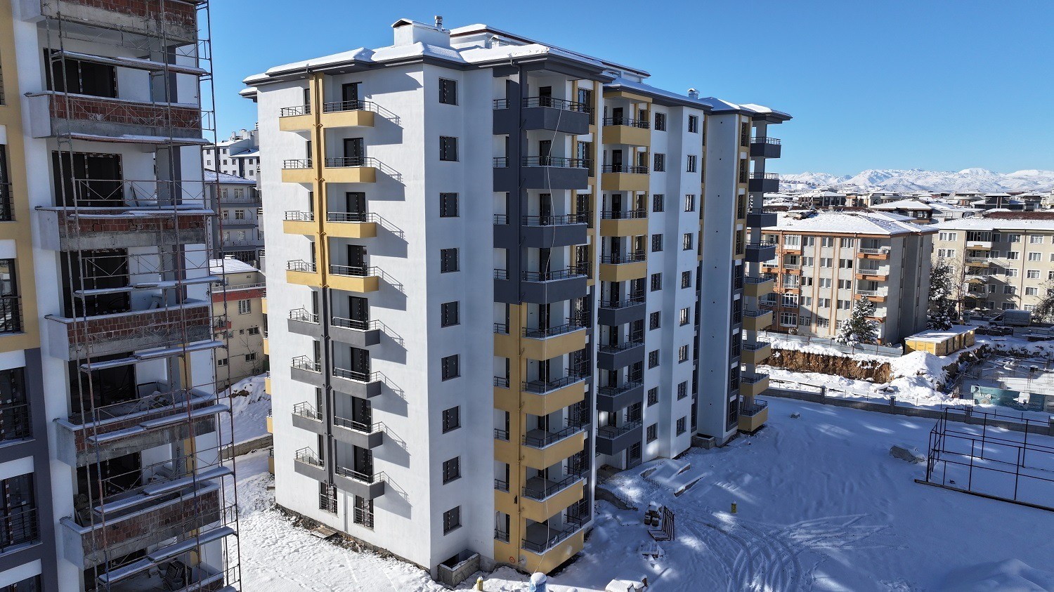 Başkan Geçit, "Yeşil yaşam evleri Yeşilyurt’un geleceğine değer katıyor"
