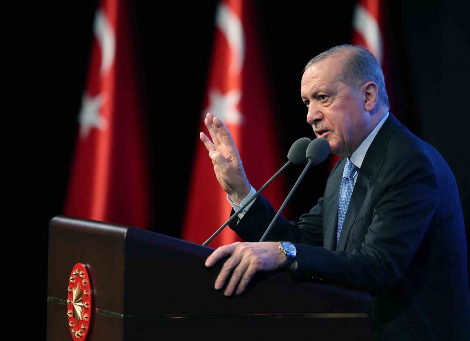 Cumhurbaşkanı Erdoğan: "Önümüzdeki 3 yılda 3 milyondan fazla gencimizi istihdama kazandıracak, 445 milyar liralık devasa bir kaynağı bu programa tahsis edeceğiz"
