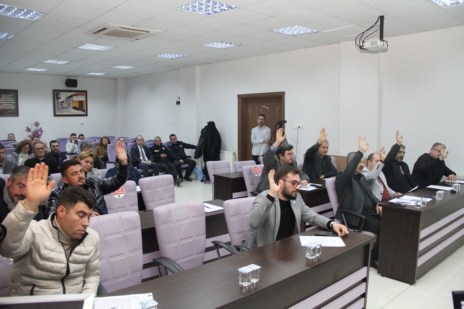 ’Ret’ oyları havada uçuştu, Kula Meclisi’nden karar çıkmadı
