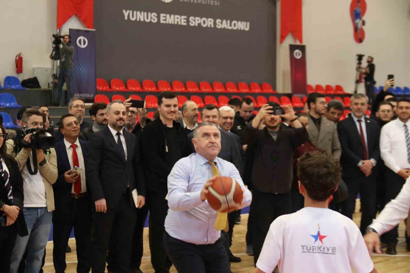 Bakandan NBA’ye taş çıkaran performans
