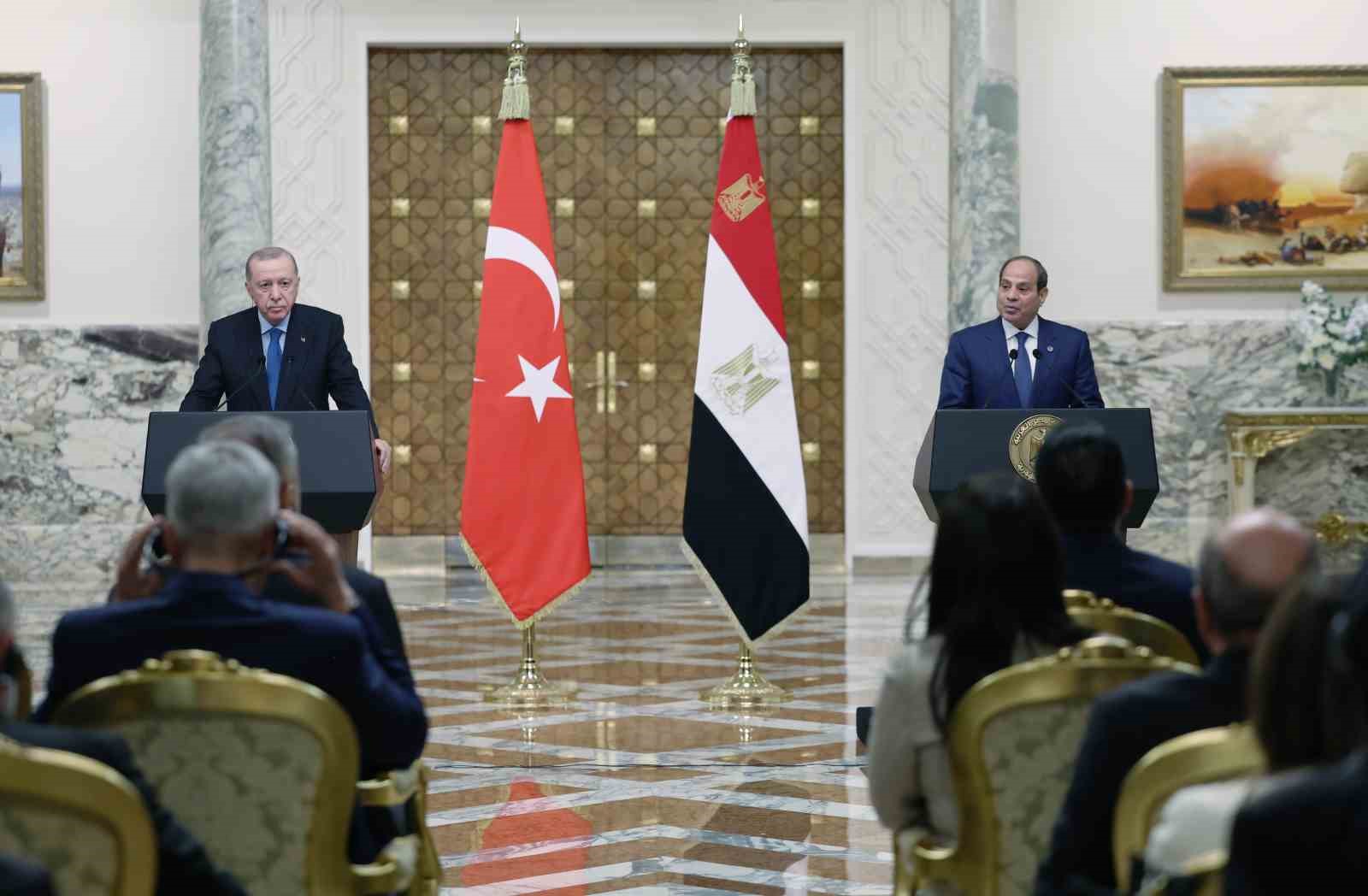 Cumhurbaşkanı Erdoğan: "Toprak bütünlüğü korunmuş, siyasi birliği sağlanmış bir Suriye’nin en büyük kazananı tüm bölgemiz olacaktır"
