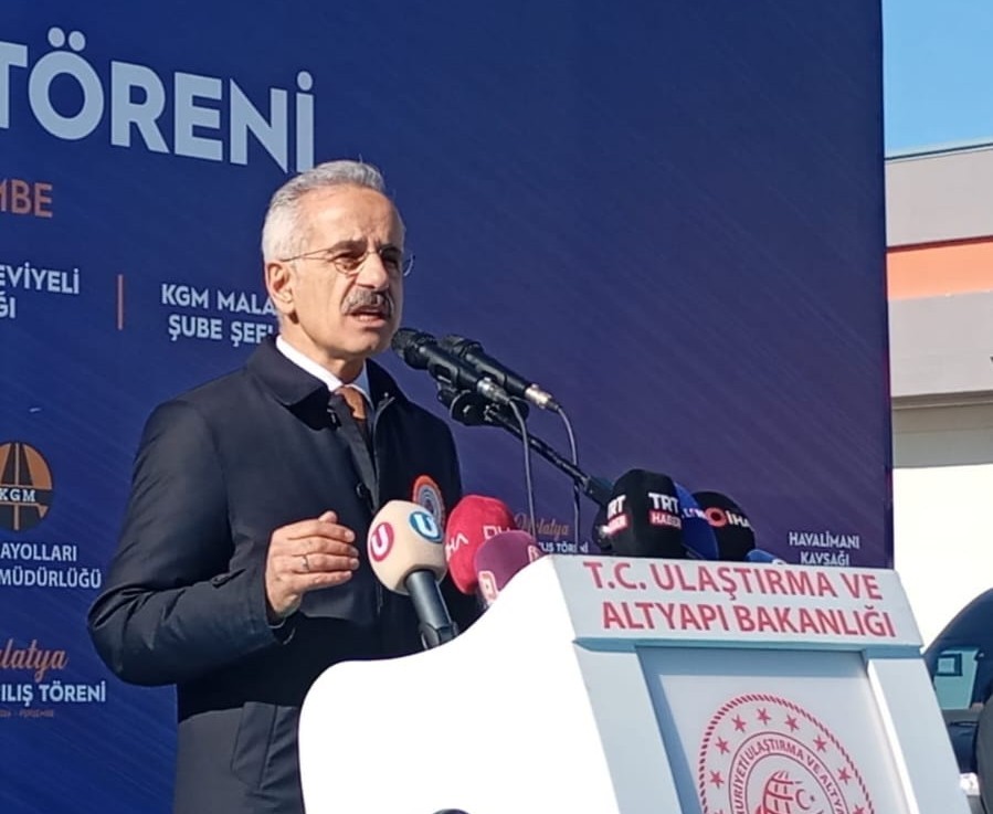 Bakan Uraloğlu: "Bugüne kadar deprem bölgesindeki illere toplam 79,4 milyar liralık yatırım yaptık"
