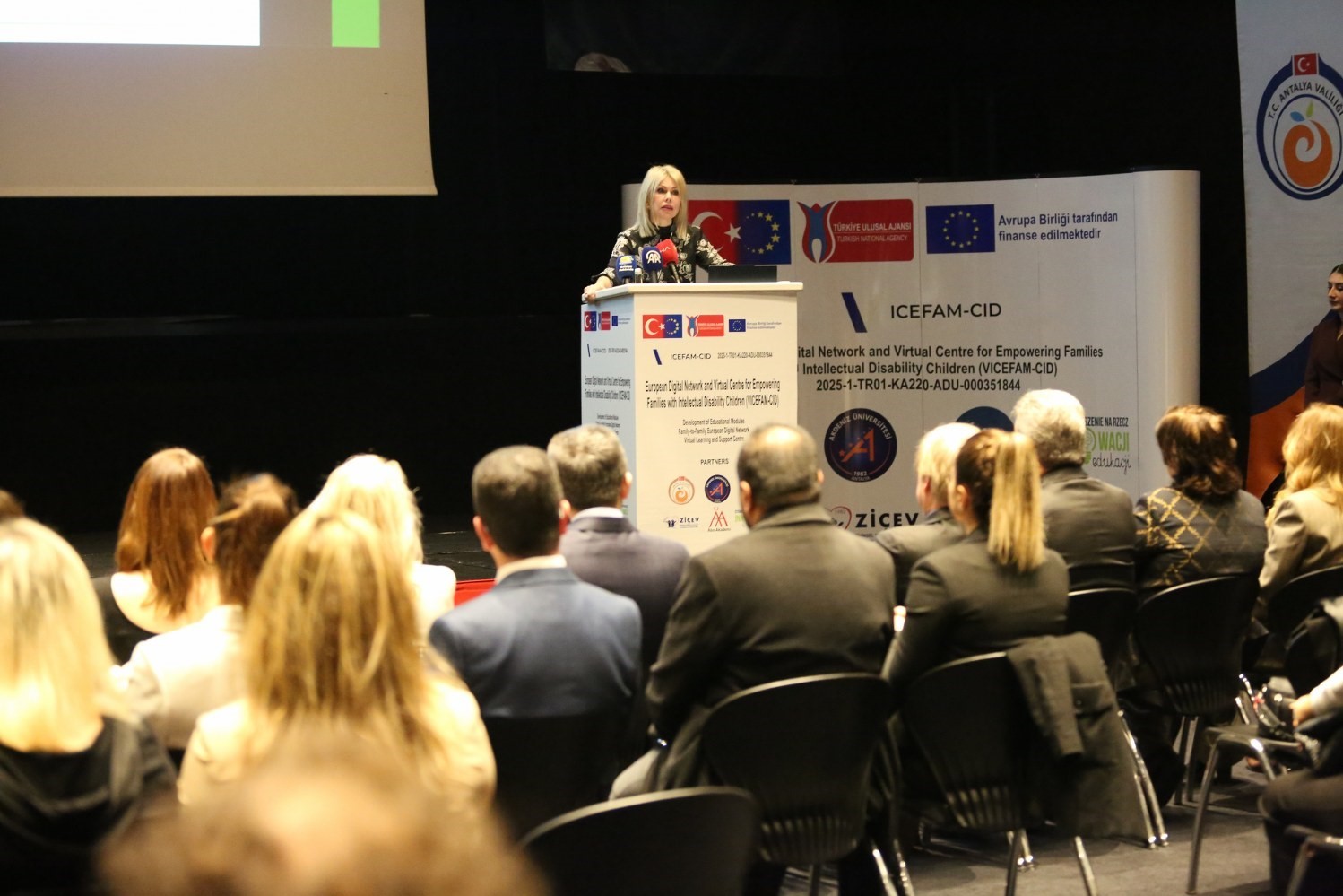 Zihinsel engelli çocuklara sahip ailelere yapay zekalı destek
