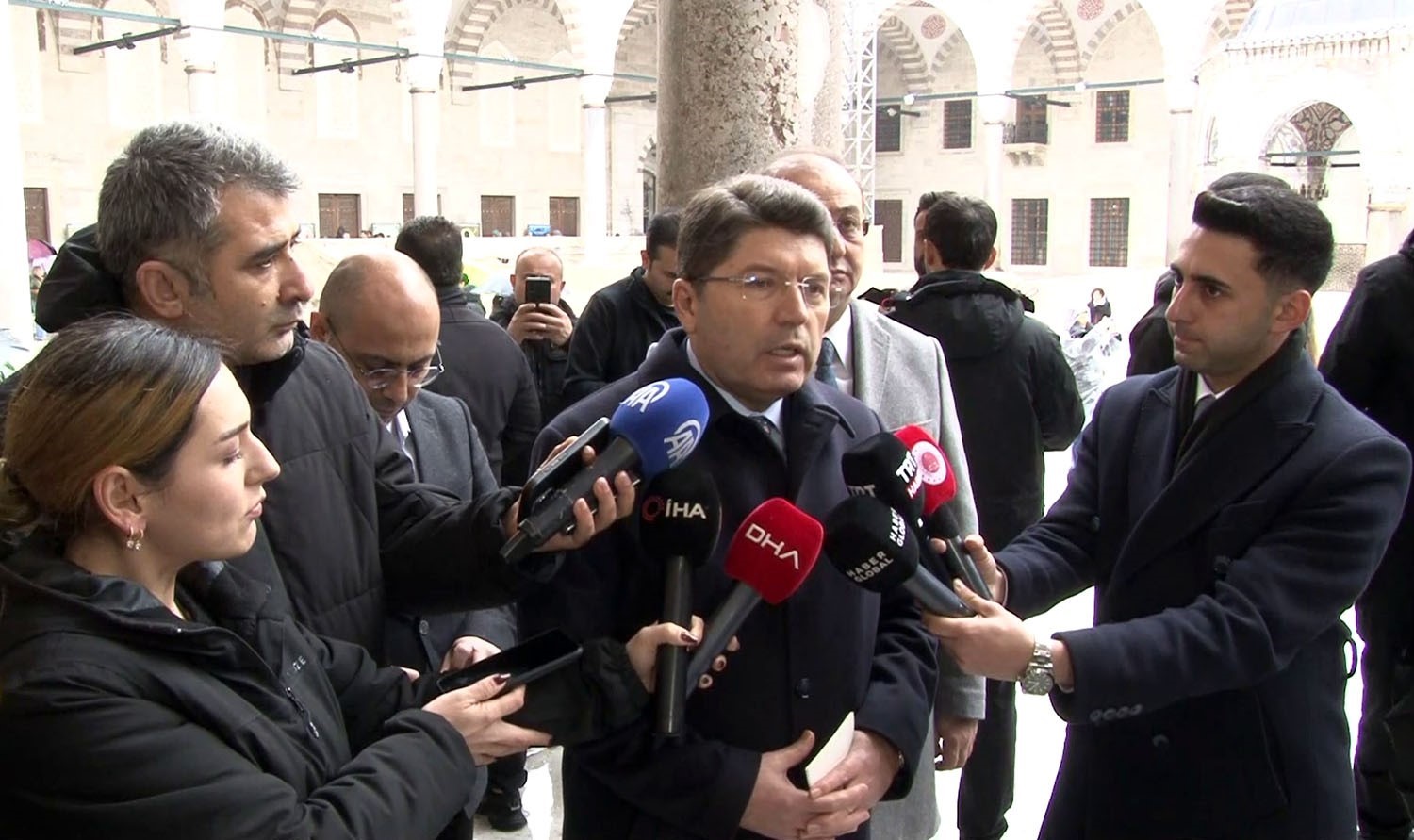 Adalet Bakanı Tunç: "Suça karışan çocuklar konusunda düzenleme, komisyon çalışmaları bittikten sonra meclise gelecek"
