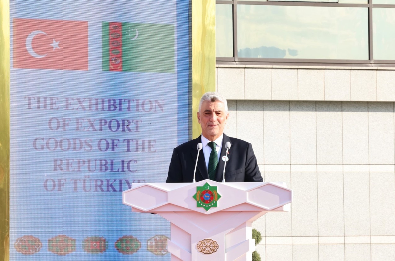 Bakan Bolat Türkmenistan’da
