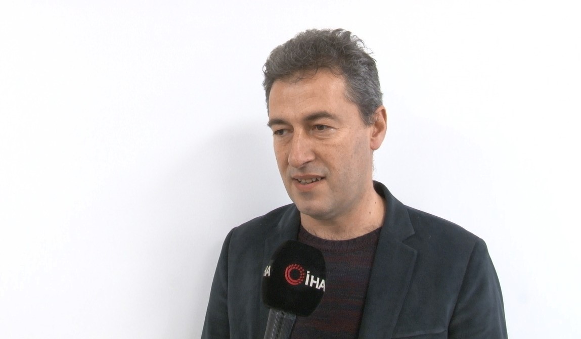 Yerli yapay zeka Cosmos T1, kendisinden üç kat büyük modellerle yarışıyor
