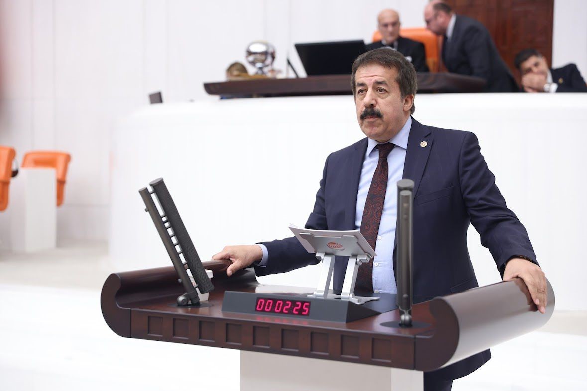 AK Parti Milletvekili Fırat’ın, ‘laiklik’ tartışması yorumu
