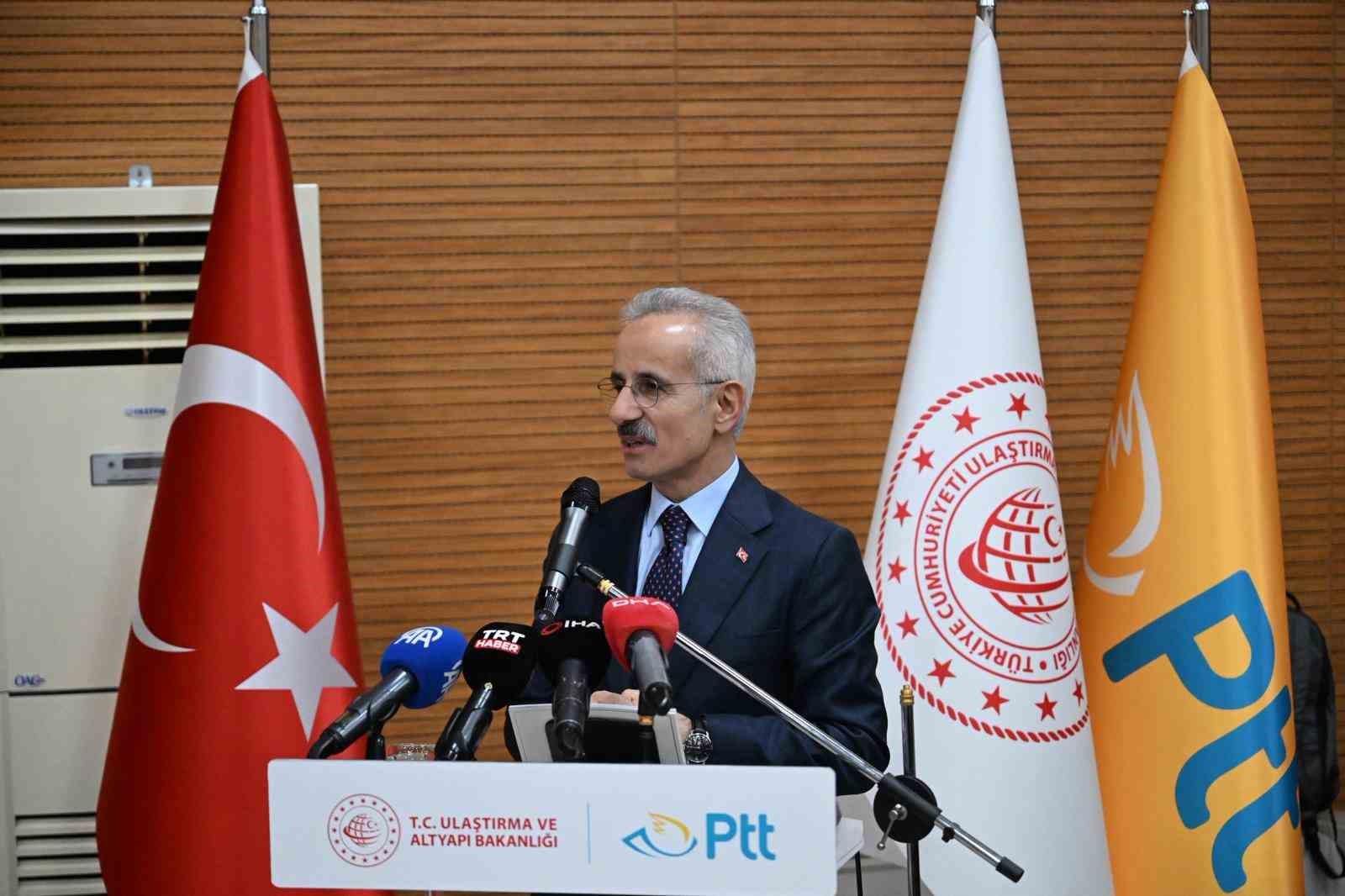 Bakan Uraloğlu: "Günlük kargo kabulü 1 milyon adedi aşarak tarihi bir seviyeye ulaştı"
