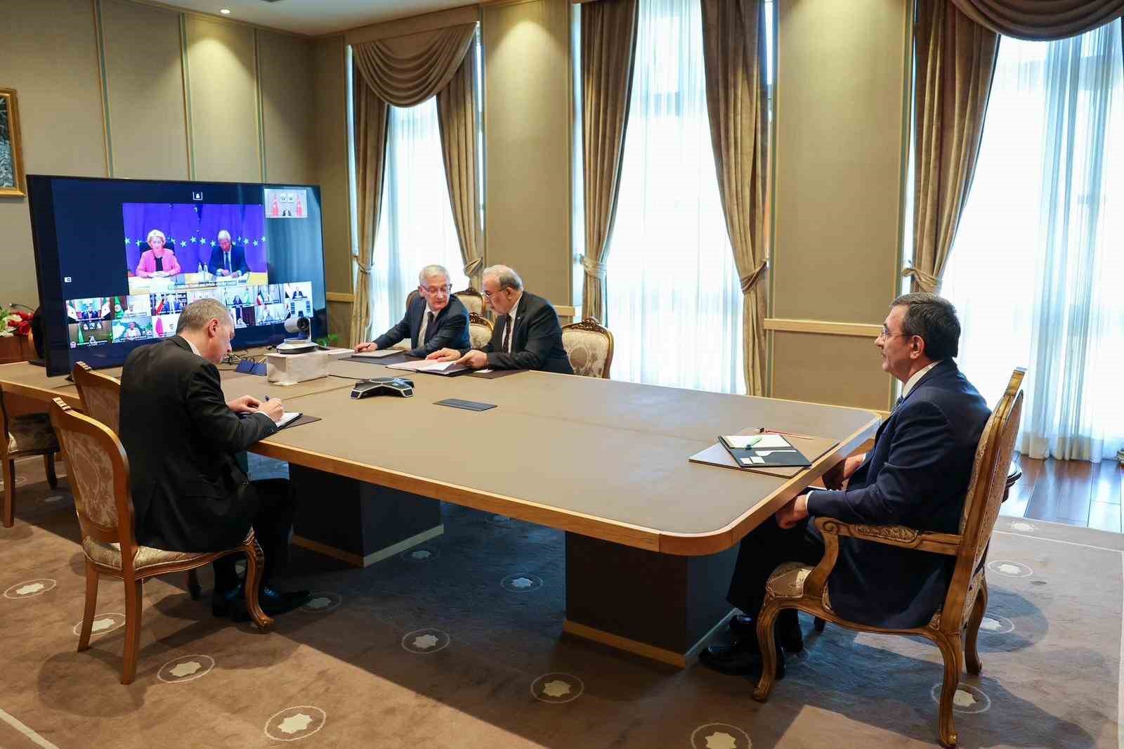 Cumhurbaşkanı Yardımcısı Yılmaz: "Üçüncü ülkeleri de hedef alan saldırıları kınıyor, çatışmaların sona ermesi için diplomatik çabalarımızı çok taraflı olarak sürdürüyoruz"
