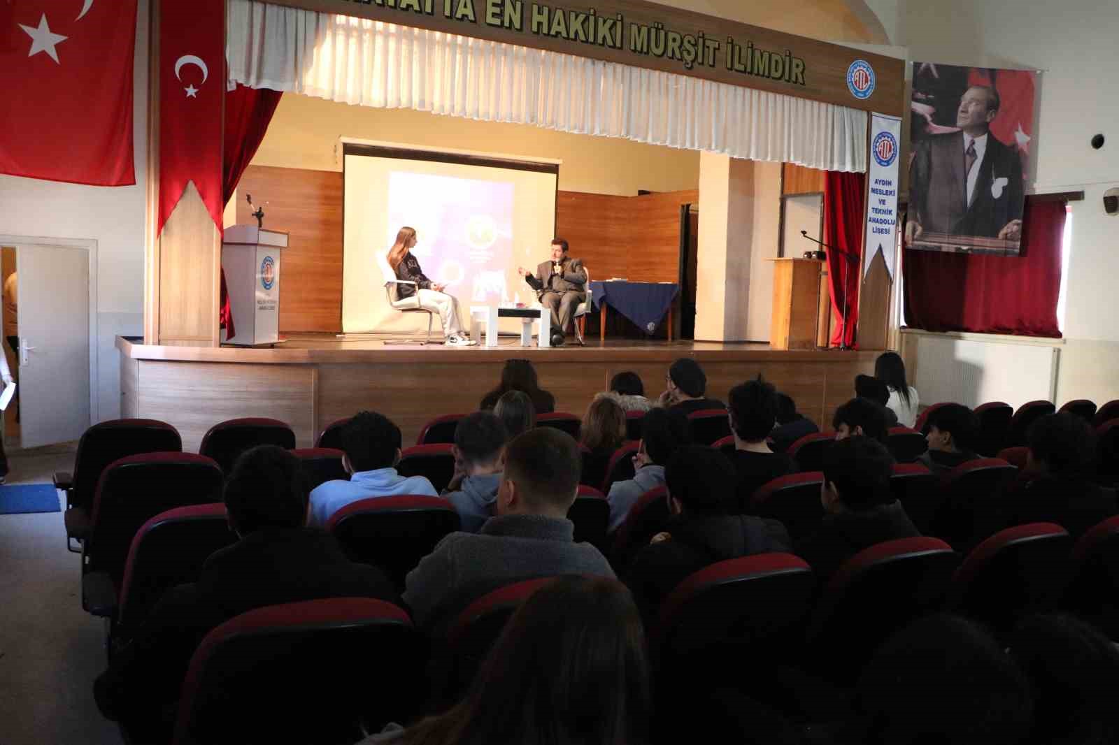 Geleceğin medya çalışanları sektör temsilcileriyle buluştu
