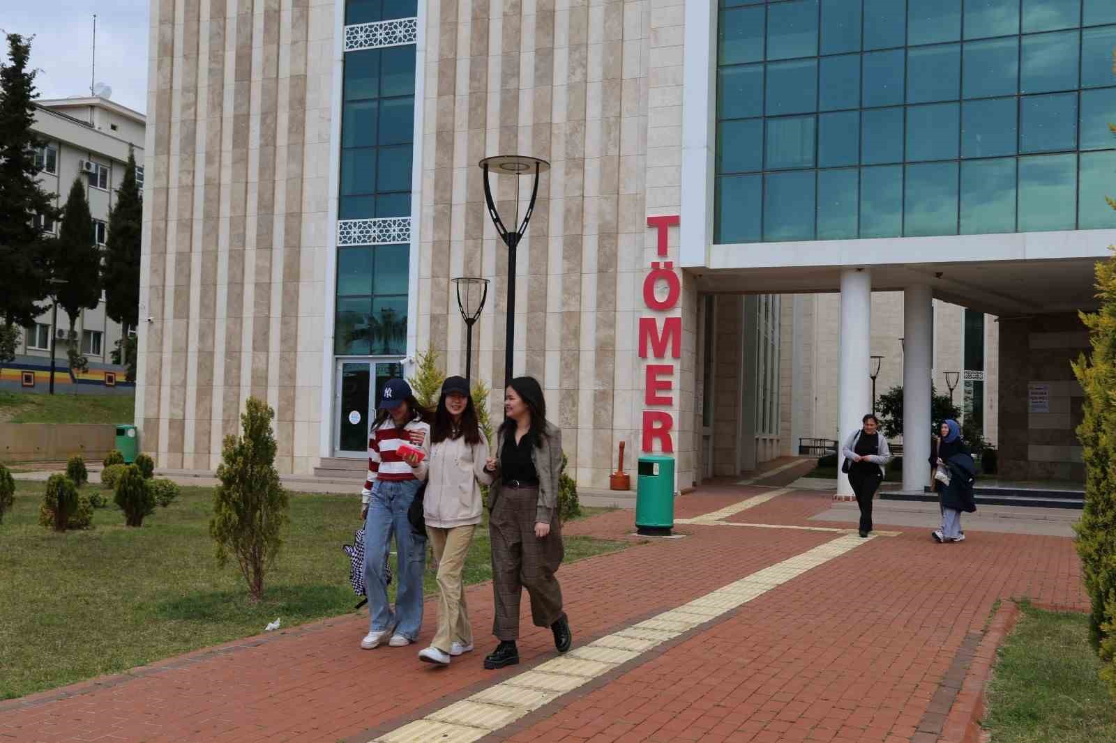 ALKÜ, yabancılara Türkçe öğretimi için sertifika programı başlatıyor
