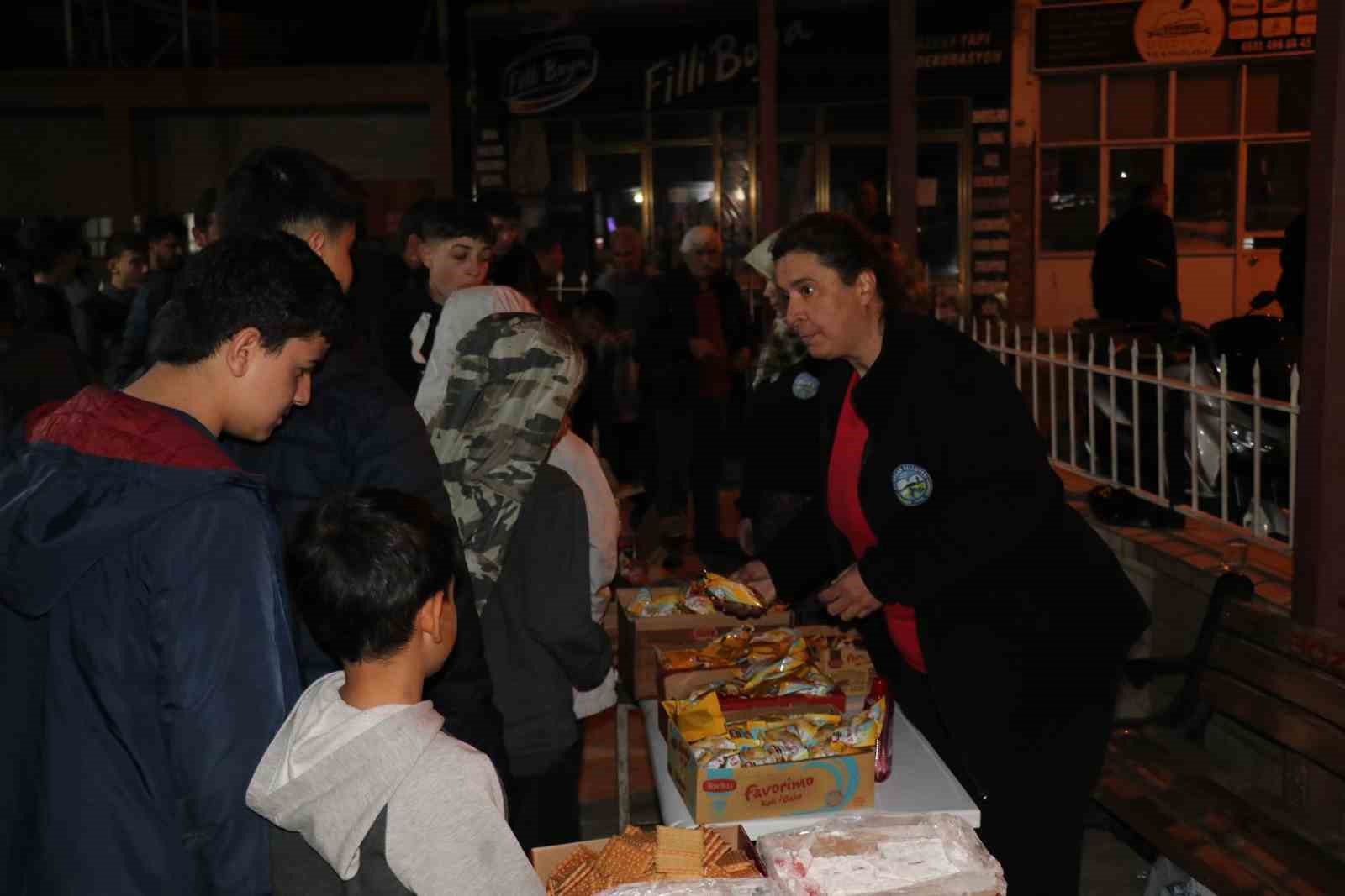 Bozdoğan Belediyesi’nden Kadir Gecesi’nde vatandaşlara ikram
