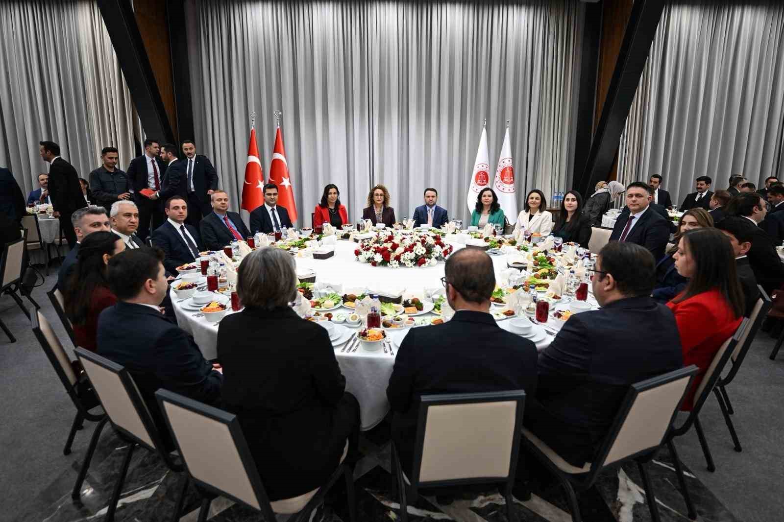 Bakan Gürlek: "Adalet devletin vicdanıdır"
