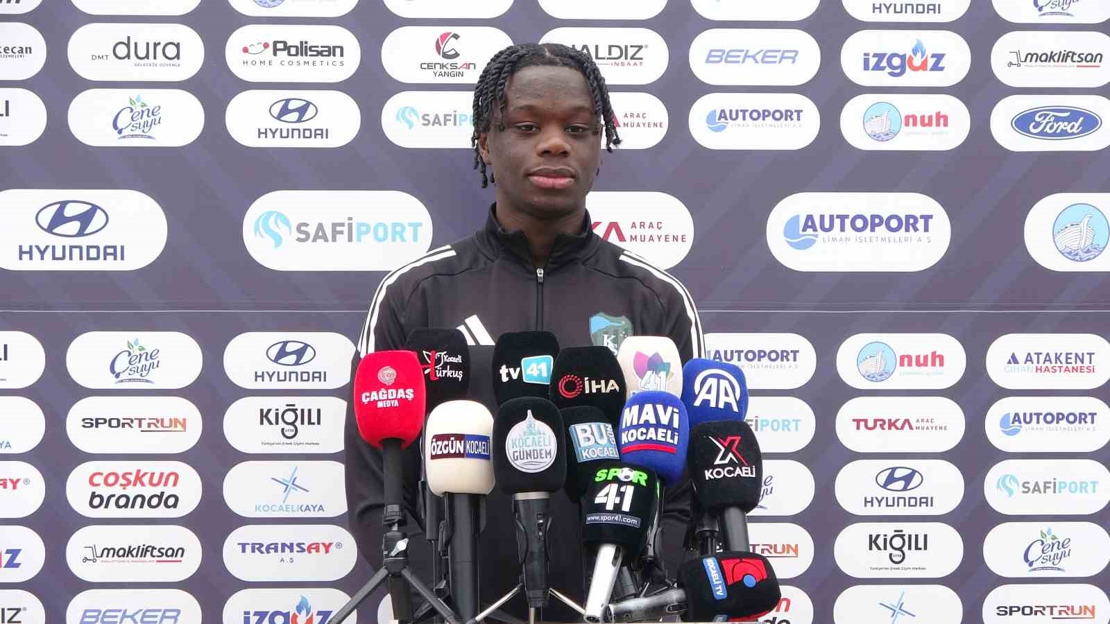 Mahamadou Susoho: "Beklediğimden biraz daha uzun bir sakatlık oldu"
