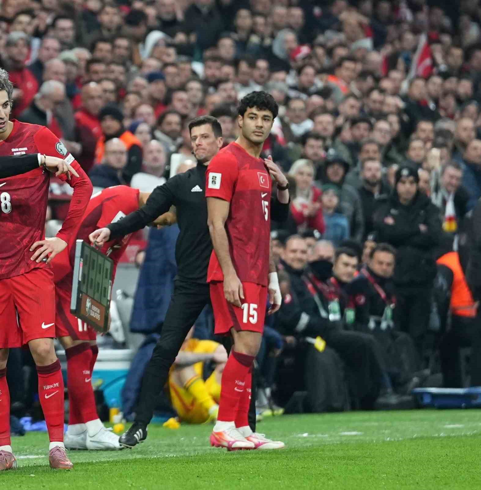 Ozan Kabak 22 maç sonra milli formayla
