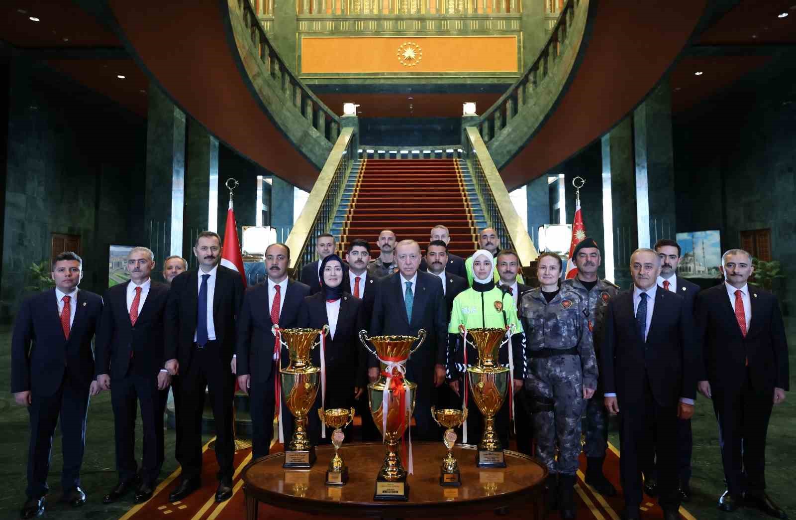 Cumhurbaşkanı Erdoğan Türk Polis Teşkilatı’nın 181. yılını kutladı
