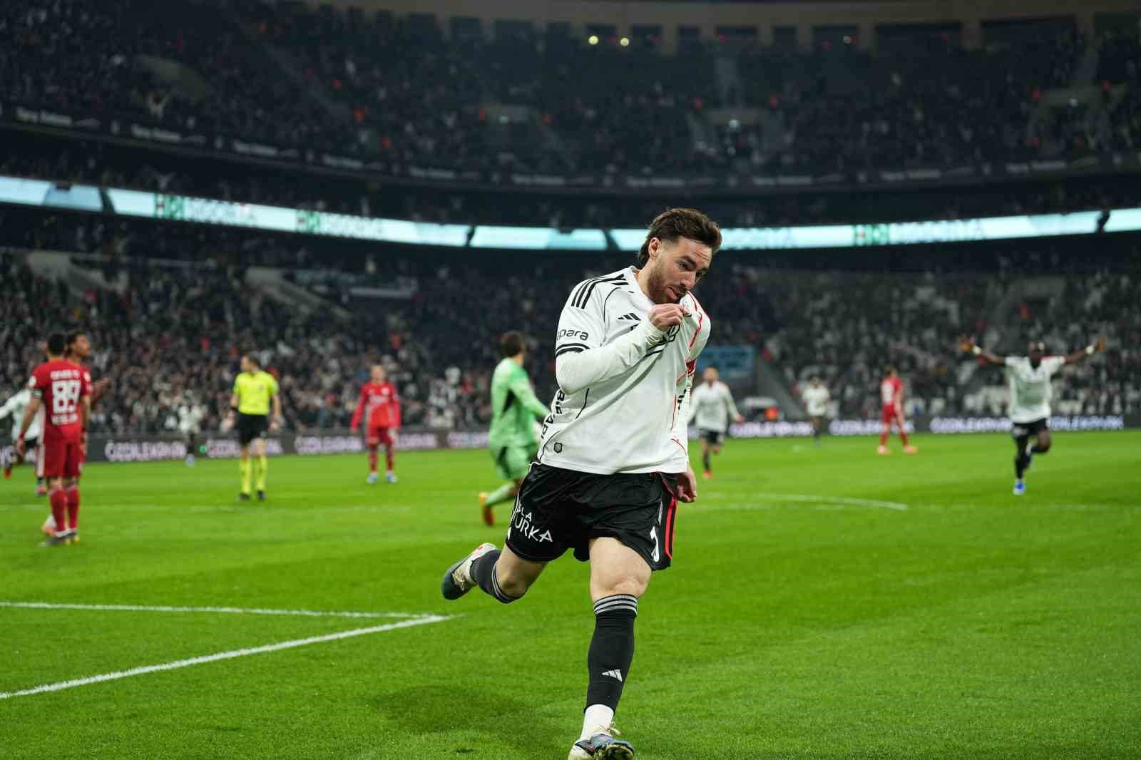 Orkun Kökçü son 10 maçta 7 gol attı
