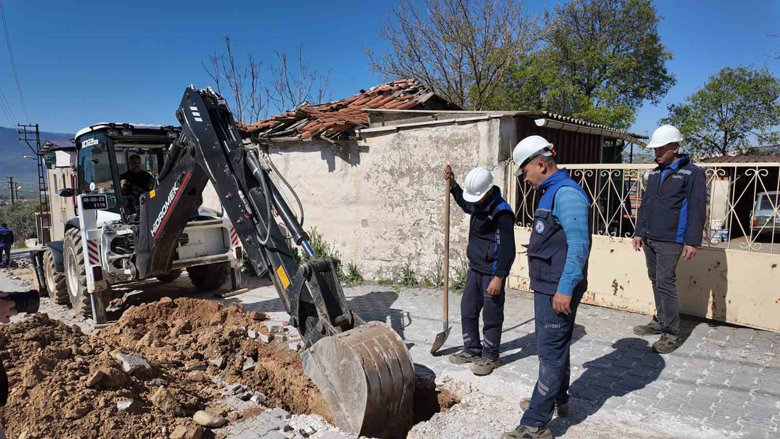 Yatağan Dere Mahallesi’nde içme suyu hatları yenileniyor
