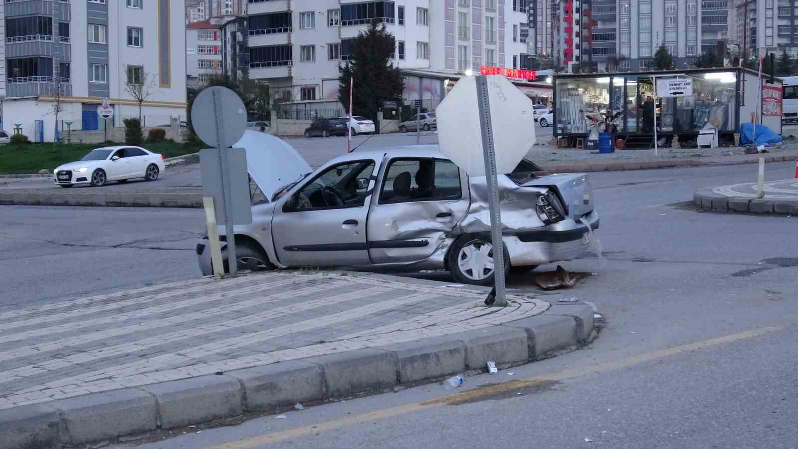 Malatya’da iki araç çarpıştı: 4 yaralı
