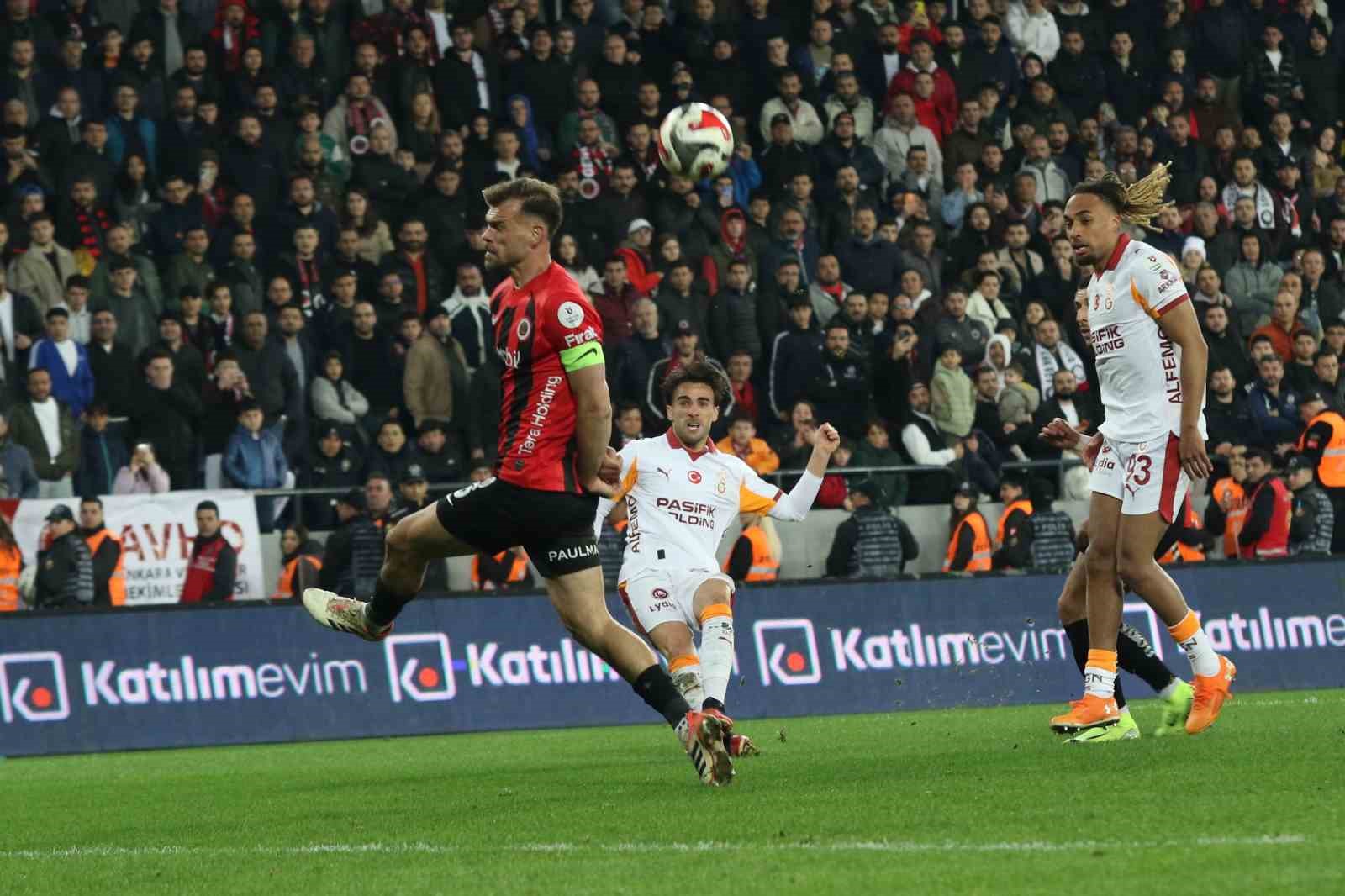 Yunus Akgün ligde 6. golünü kaydetti
