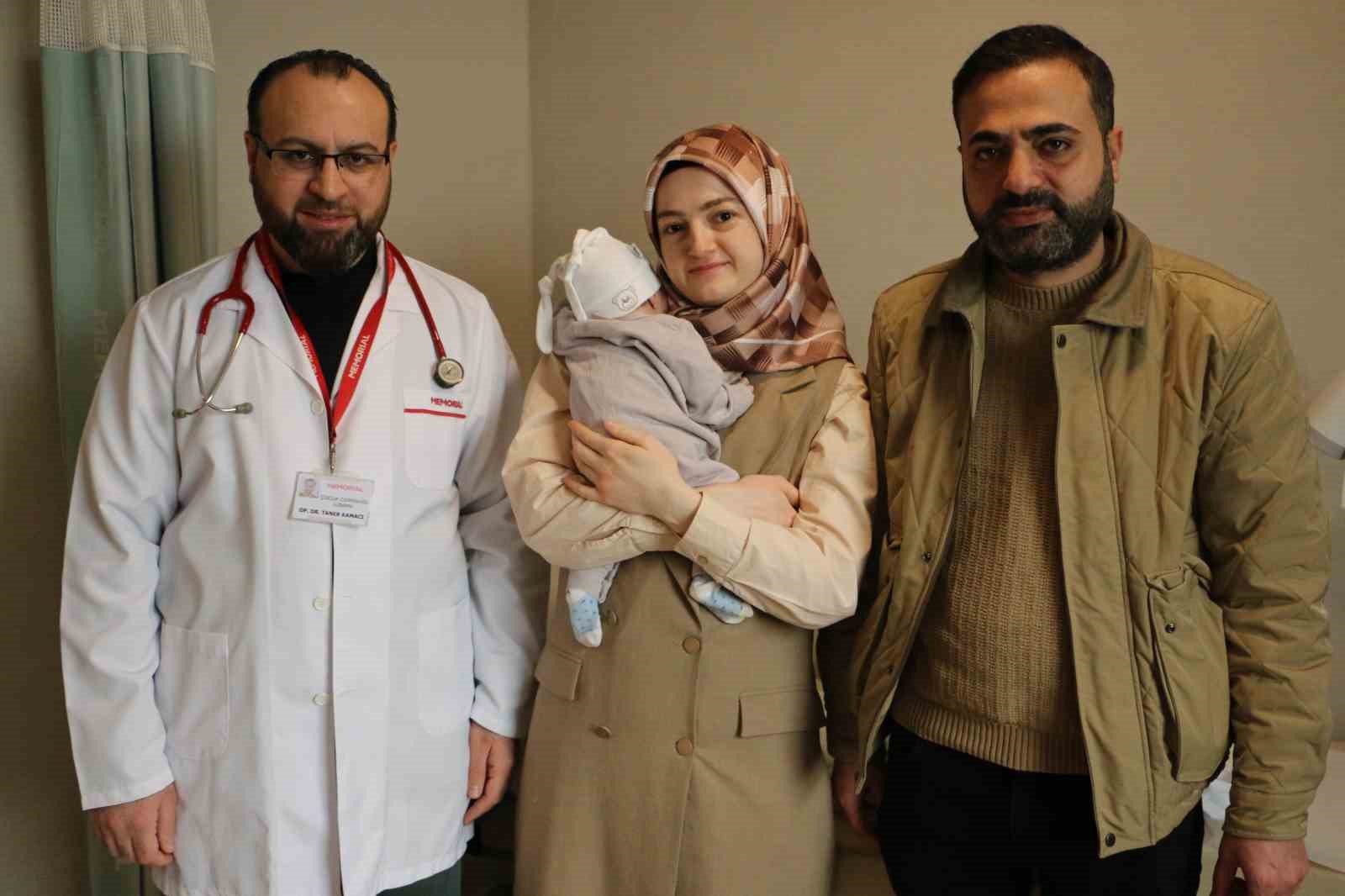 Dünyada 5 binde bir görülüyor: Yemek borusu kapalı doğan bebek, ameliyat ile sağlığına kavuştu
