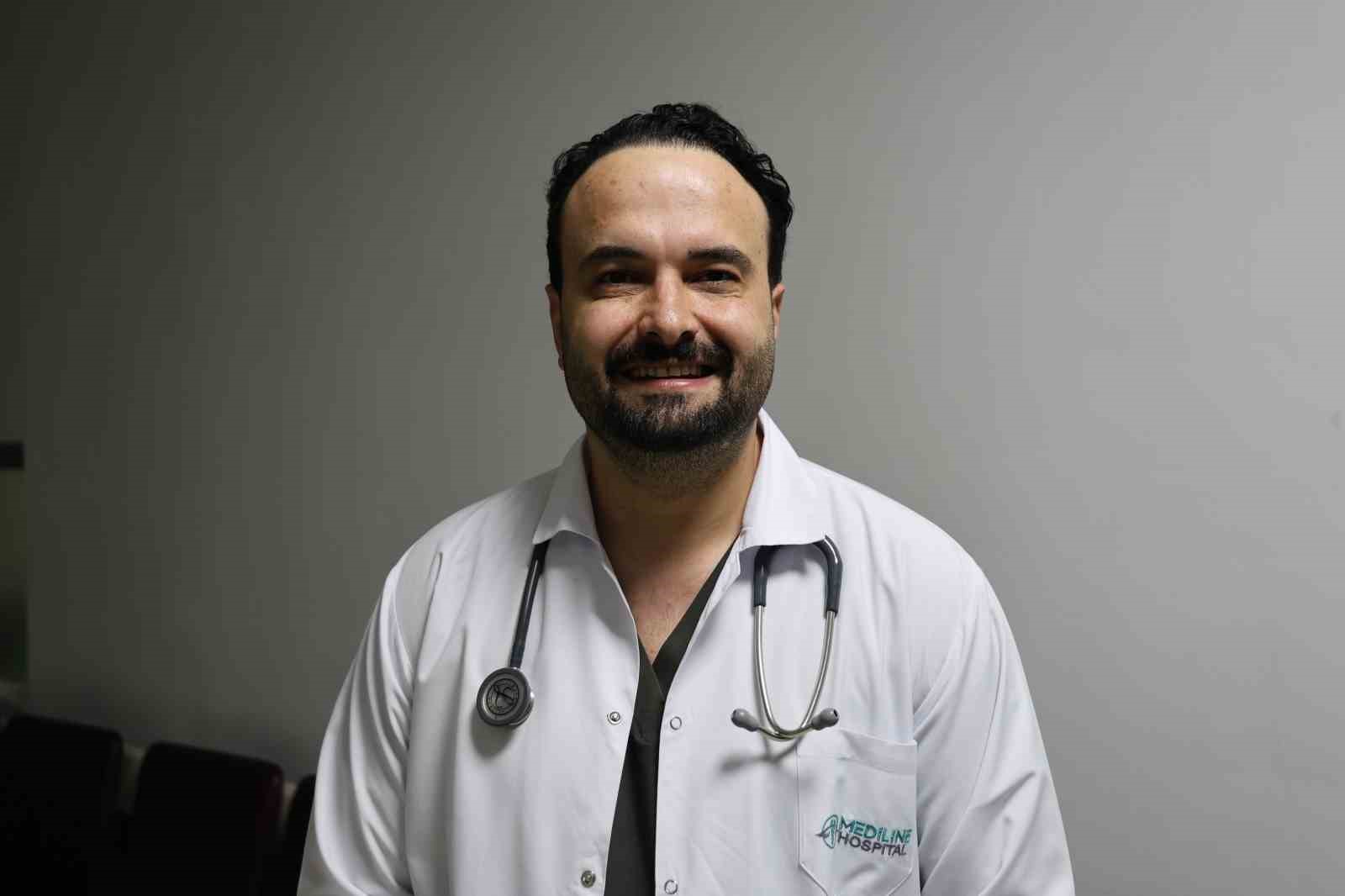 İç Hastalıkları Uzmanı Cihangiroğlu: "Tansiyon hastalarında susama hissi geç kalınmış bir sinyaldir"
