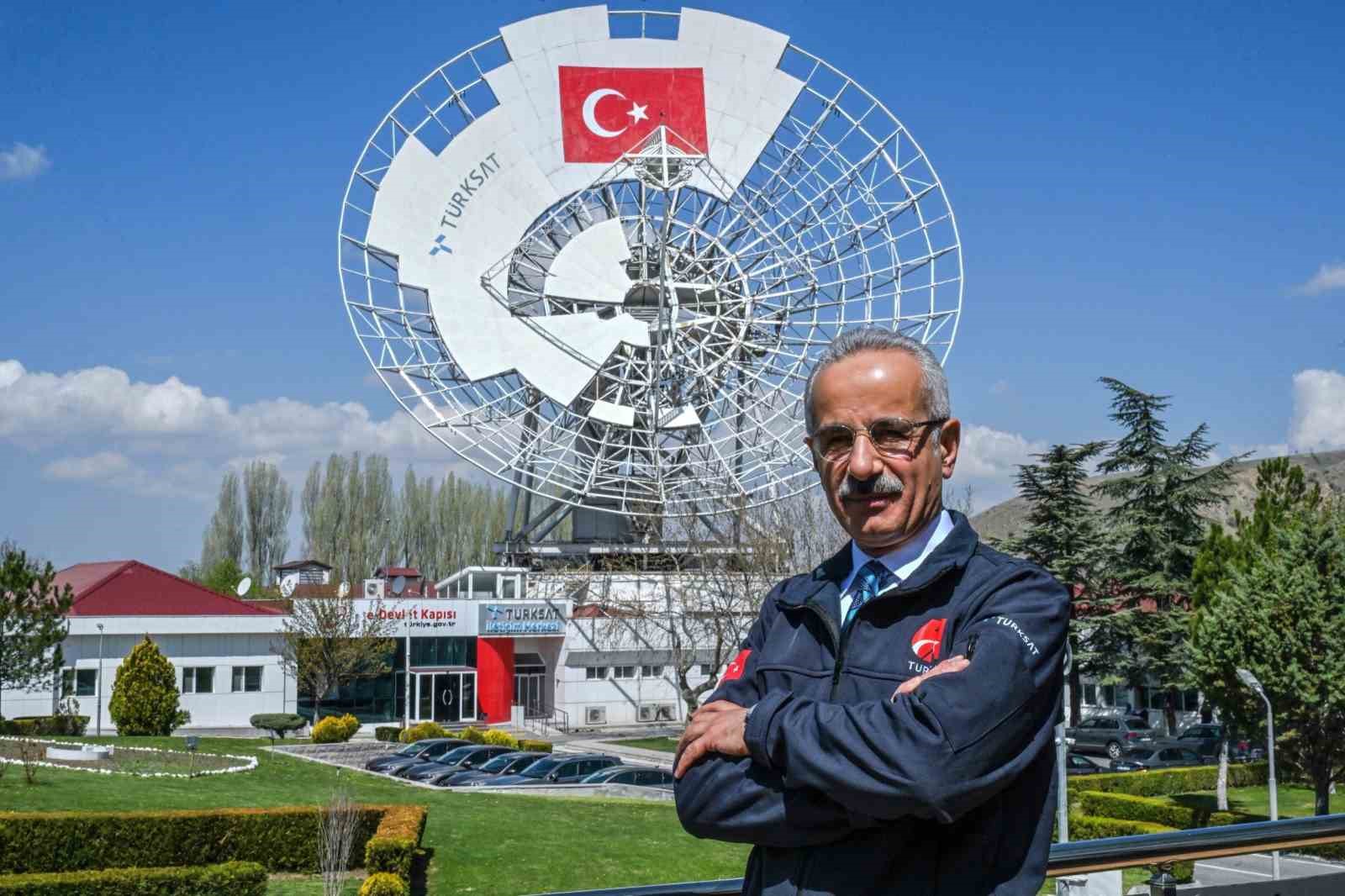 Bakan Uraloğlu: "TÜRKSAT 6A ile ülkemizi haberleşme uydusu tasarlayıp üretebilen dünyadaki 11 ülke arasına taşıdık"
