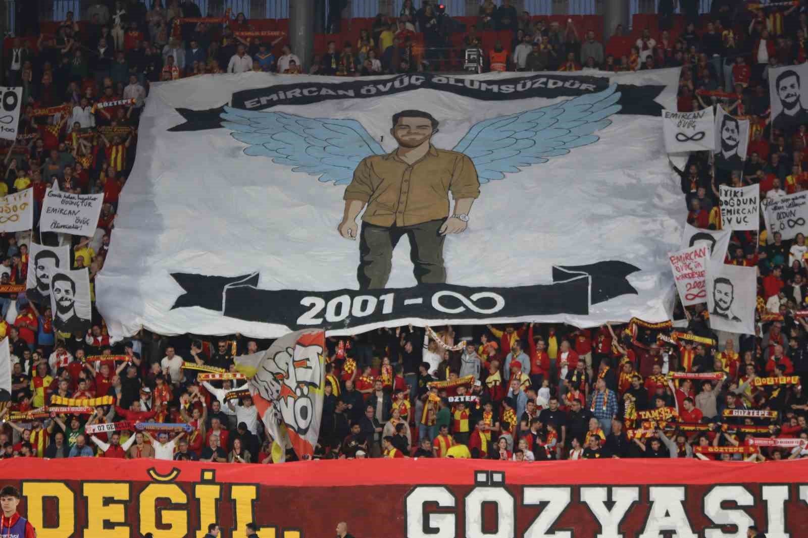 Trendyol Süper Lig: Göztepe: 2 - Antalyaspor: 0 (İlk yarı)
