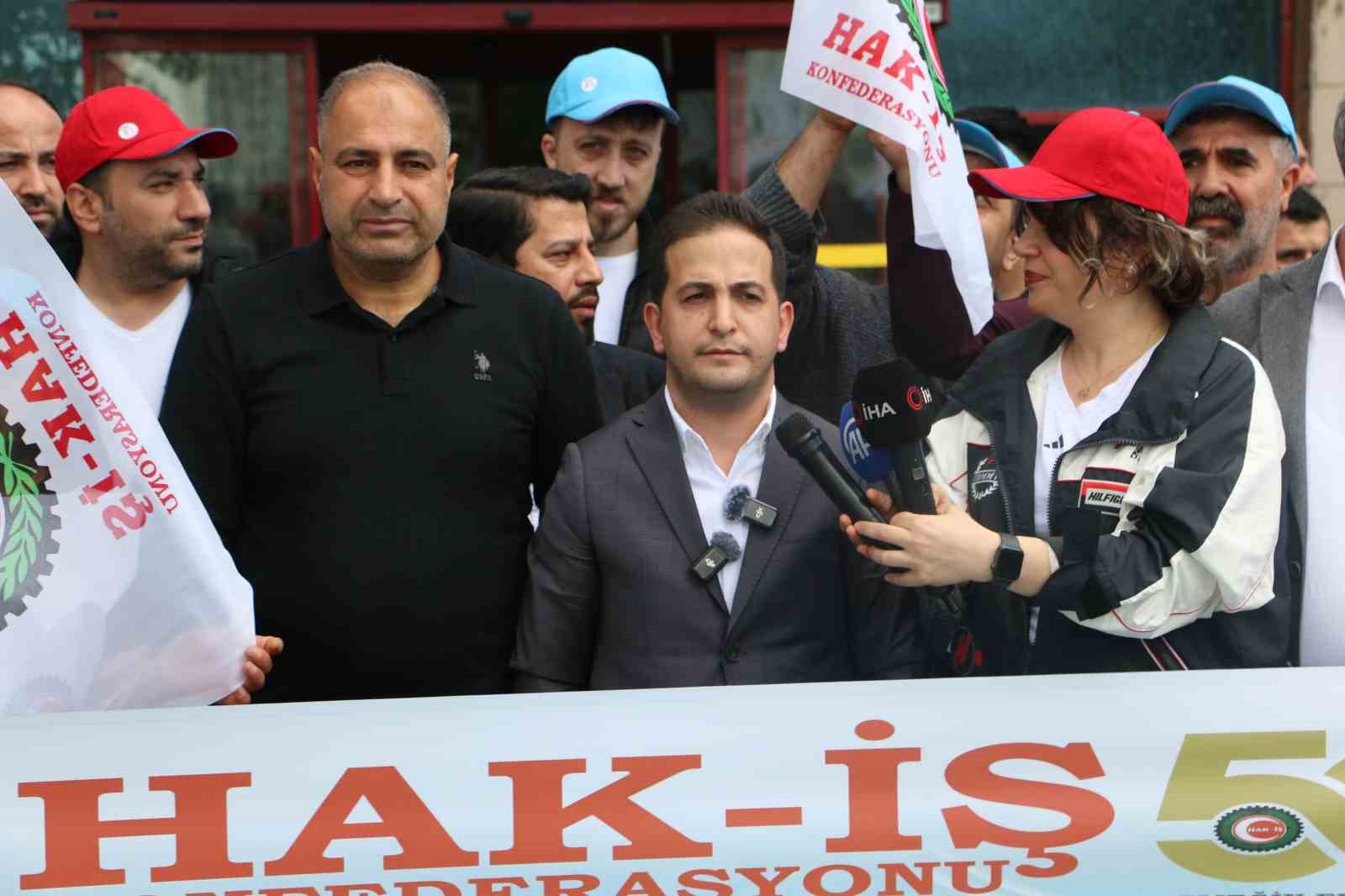 Aküzüm’den, 1 Mayıs Emek ve Dayanışma Günü açıklaması
