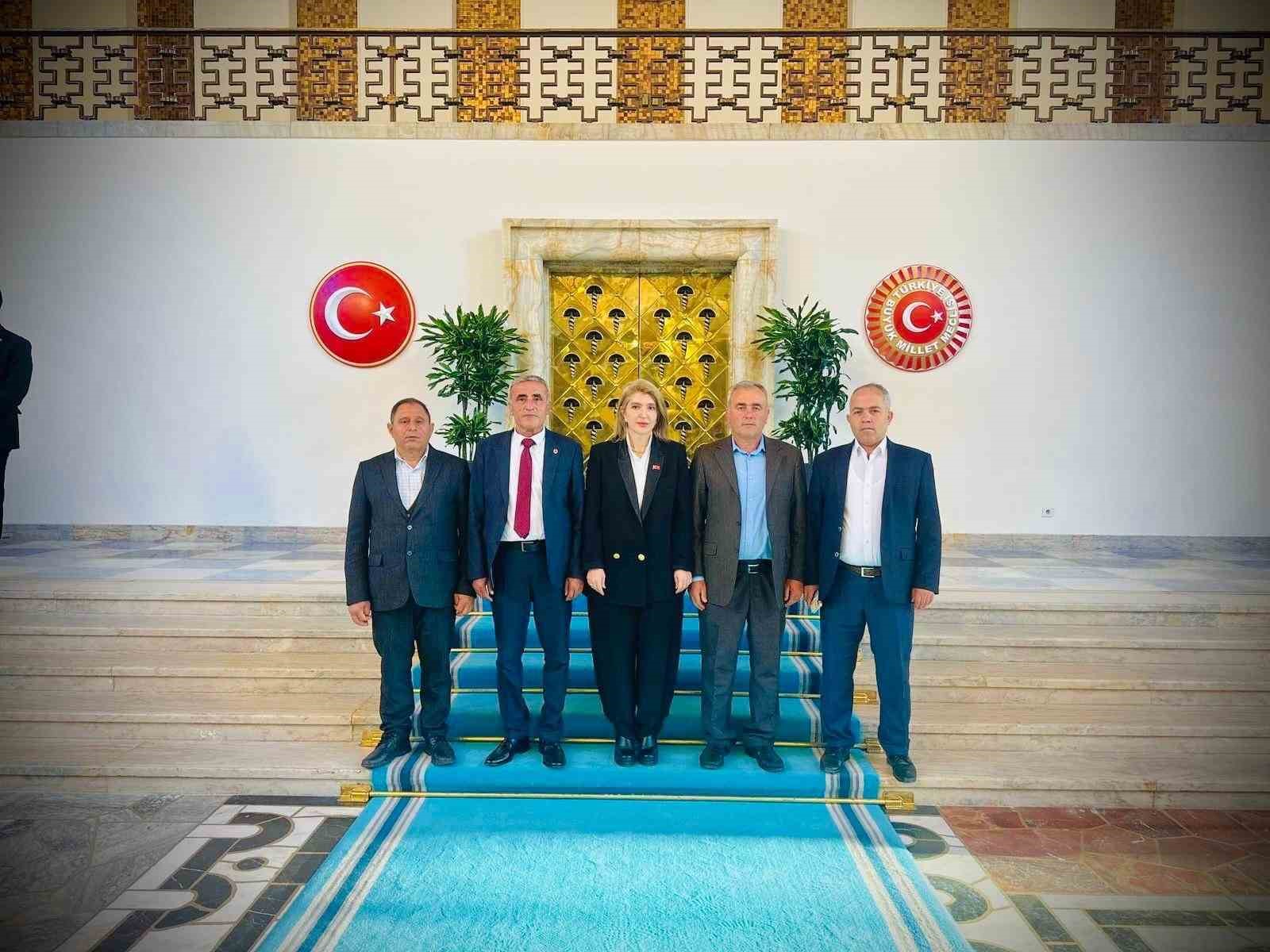 Ölmeztoprak’tan çok yönlü temas
