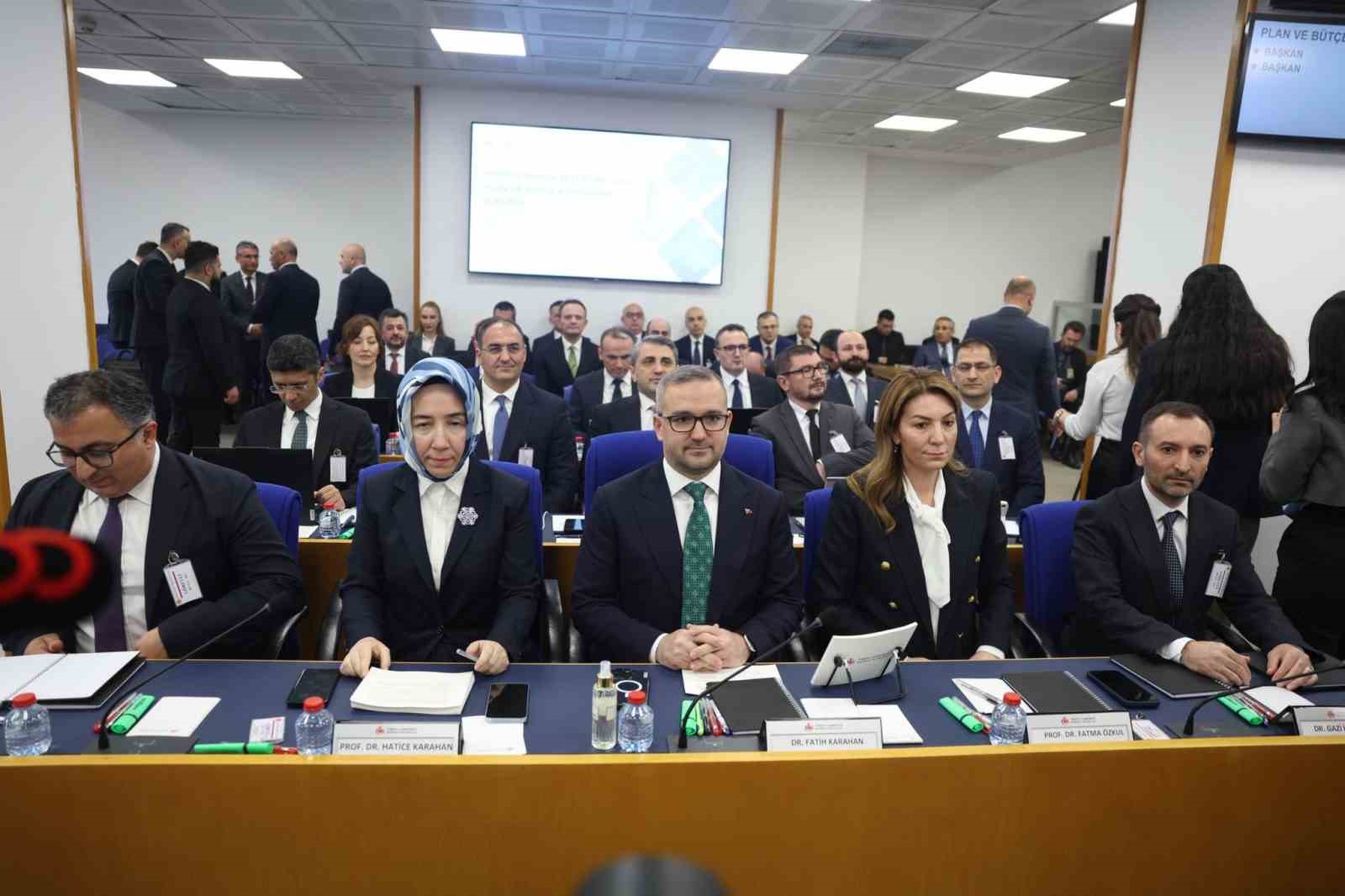 TCMB Başkanı Karahan: "Küresel gerilimin ne kadar süreceği enflasyon görünümü açısından kritik bir risk unsuru"
