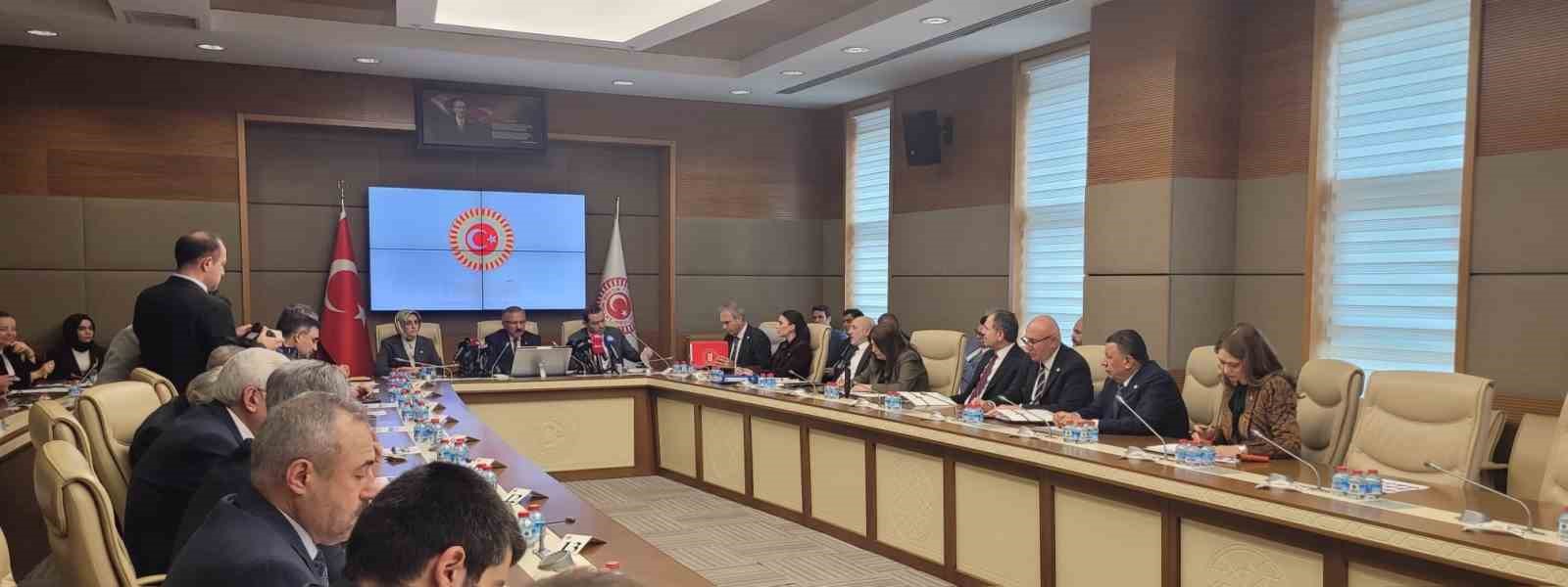 Okul saldırılarını araştırmak için kurulan komisyon çalışma takvimini görüşmek üzere toplandı
