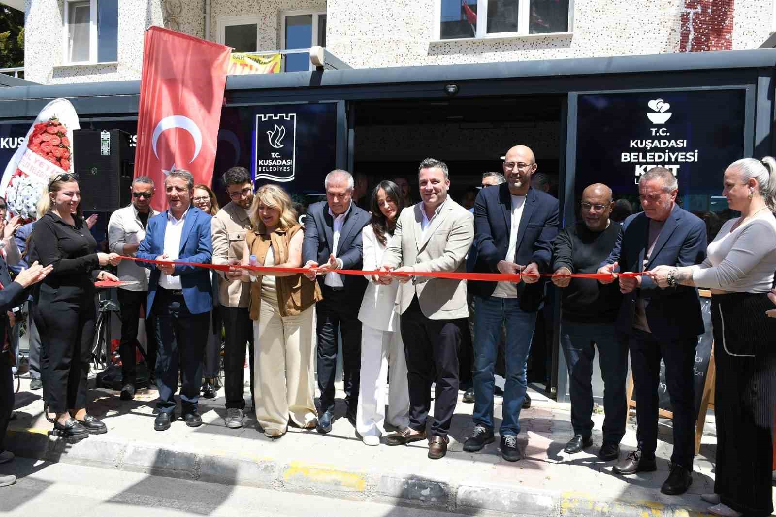 Kuşadası’nda Kent Lokantası hizmete açıldı
