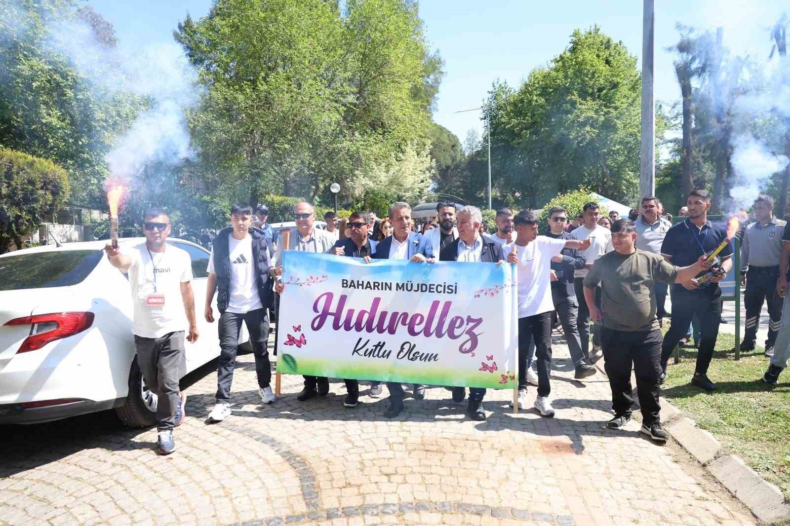 Efeler’de hıdırellez coşkusu
