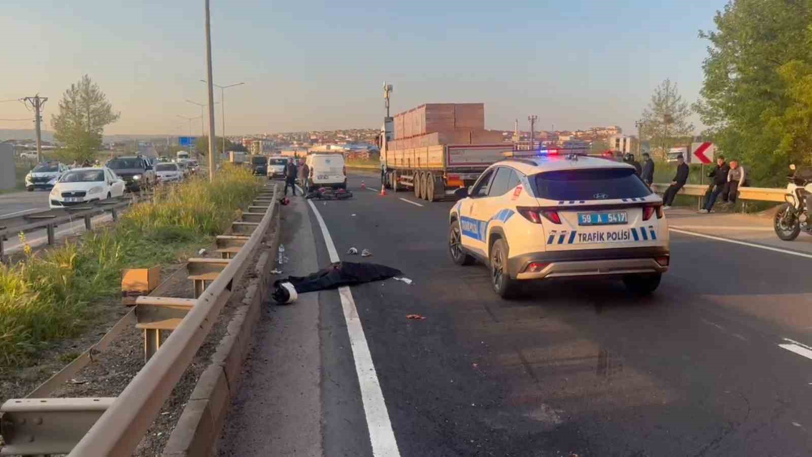 Tekirdağ’da motosiklet kazası: 17 yaşındaki genç kız hayatını kaybetti
