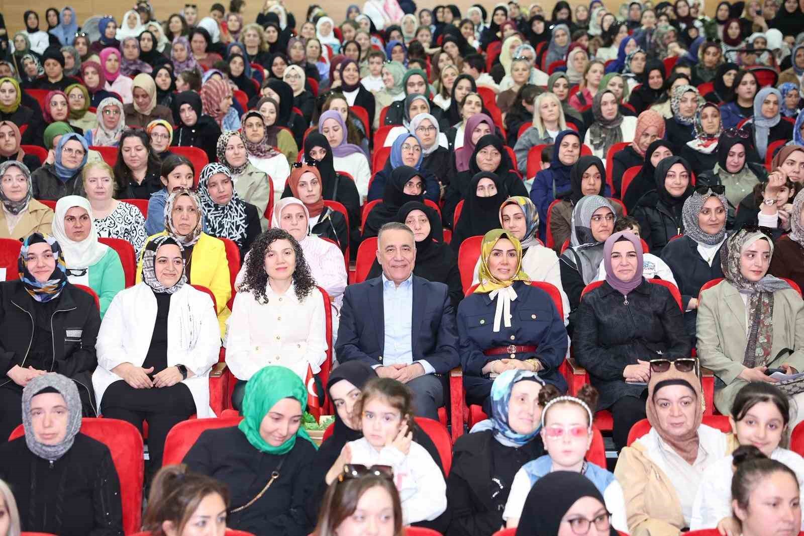 Sultangazi Belediyesi’nden anneler için ’Bir Ninniyle Değişir Dünya’ etkinliği
