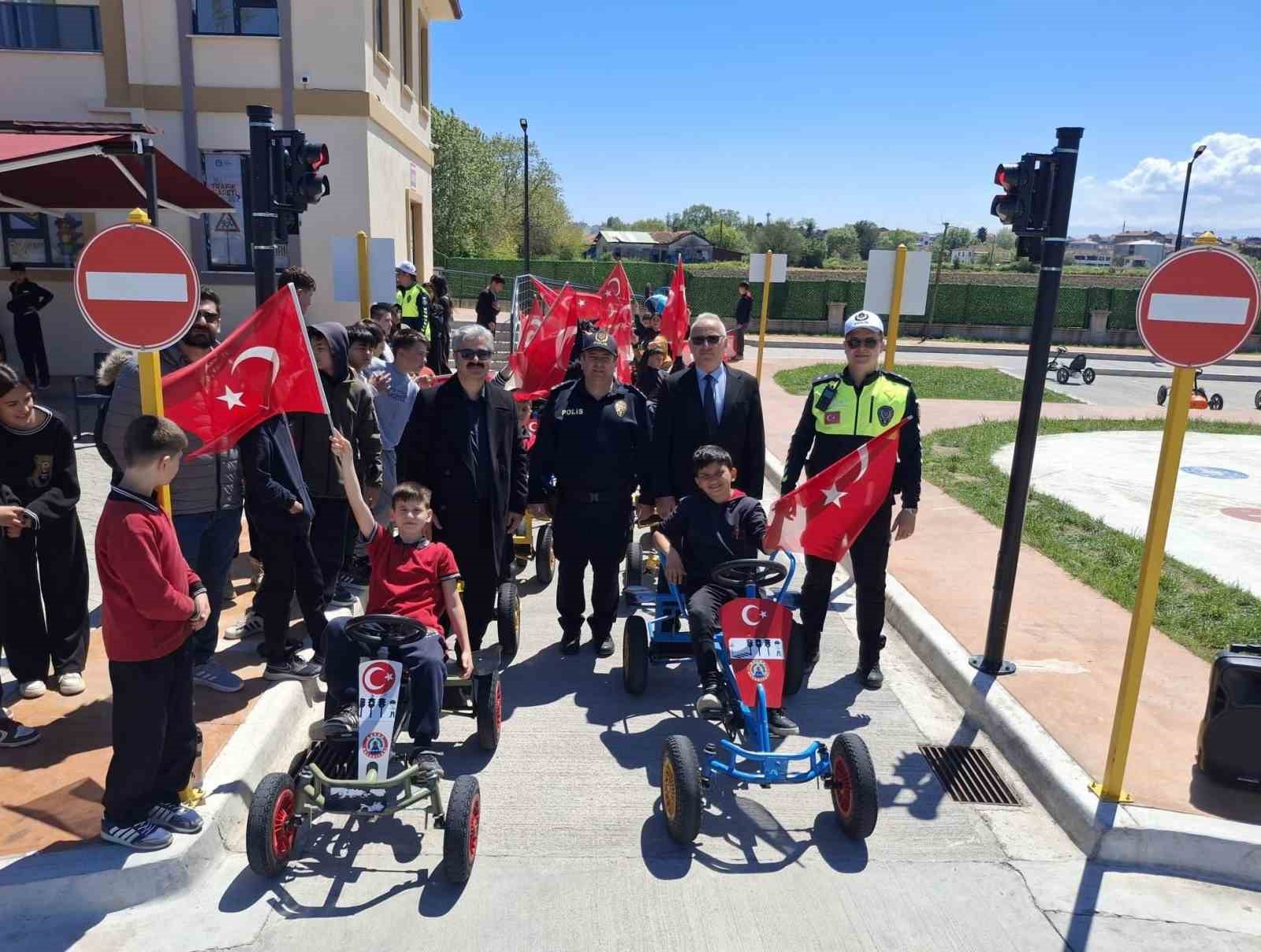 Bafra’da miniklere trafik eğitimi
