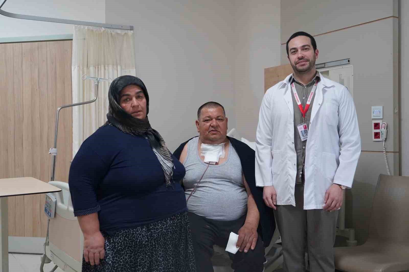 Boynundaki 542 gramlık kitle başarıyla çıkarıldı
