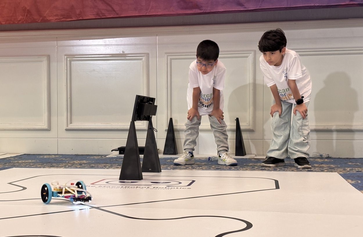 Mersinli öğrenciler robotik yarışmasında Türkiye derecesi yaptı
