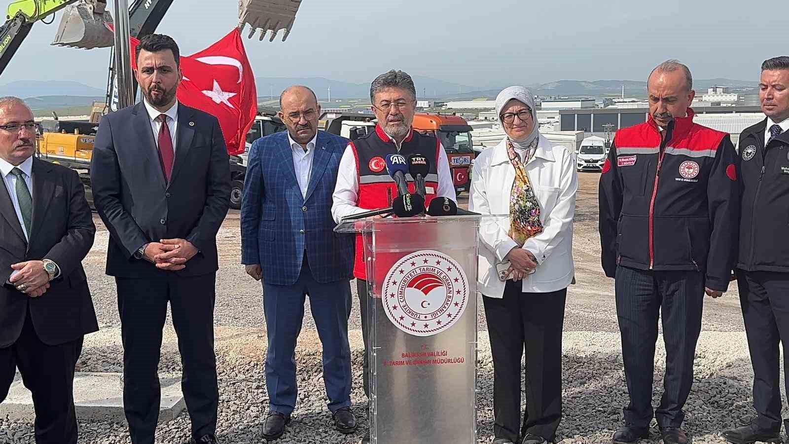 Tarım ve Orman Bakanı Yumaklı’dan Gönen Sera OSB’ye ziyaret
