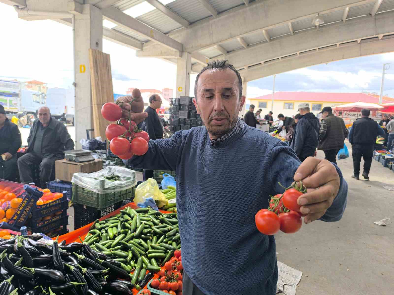 Domates fiyatlarının yüksek olmasının sebebi soğuk hava
