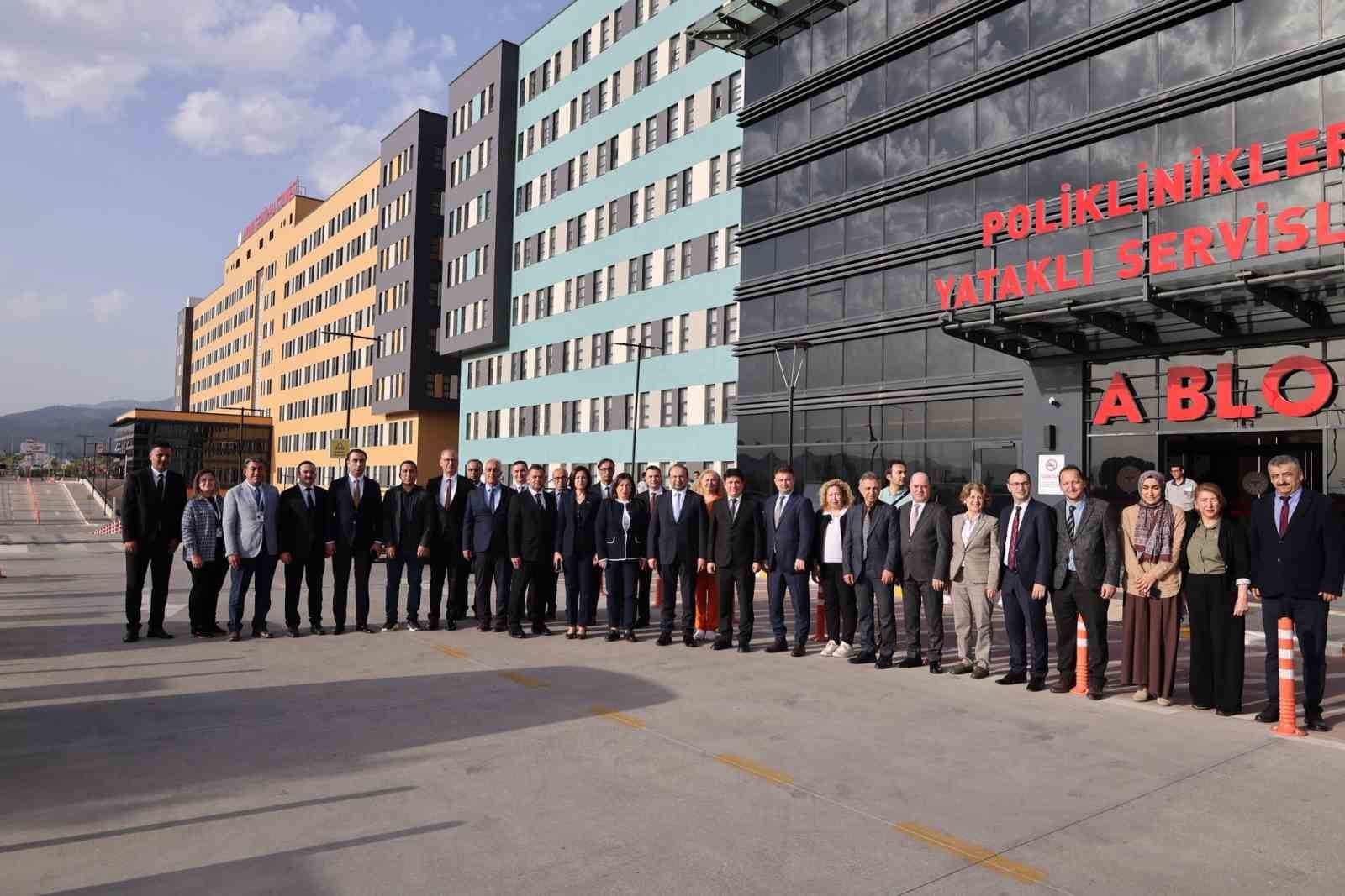 Vali Varol, Şehir Hastanesi’nde incelemelerde bulundu
